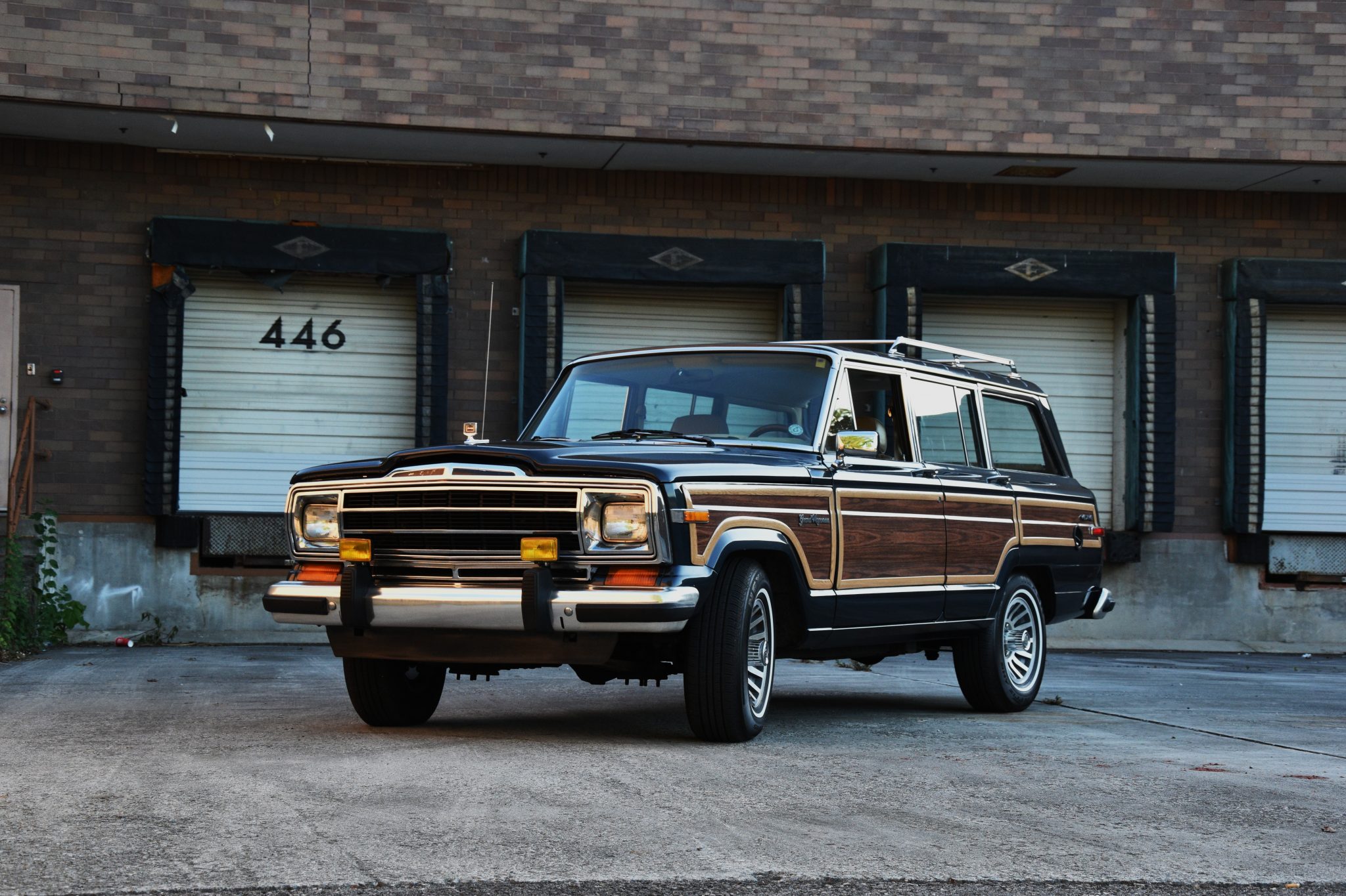 Jeep SJ Grand Wagoneer 
