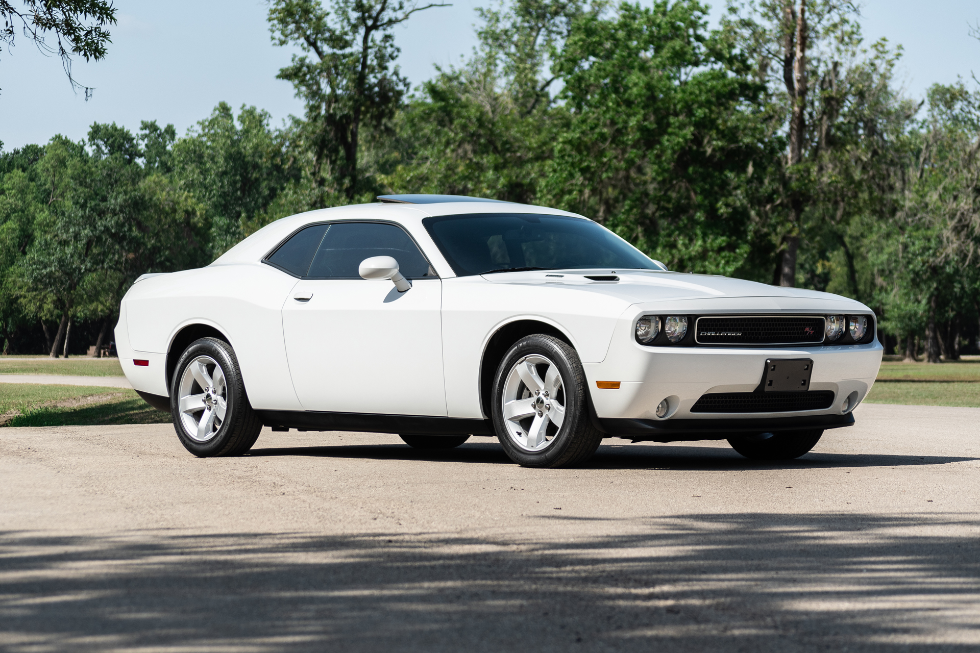 Dodge Challenger (non-SRT, 2009-2023) 
