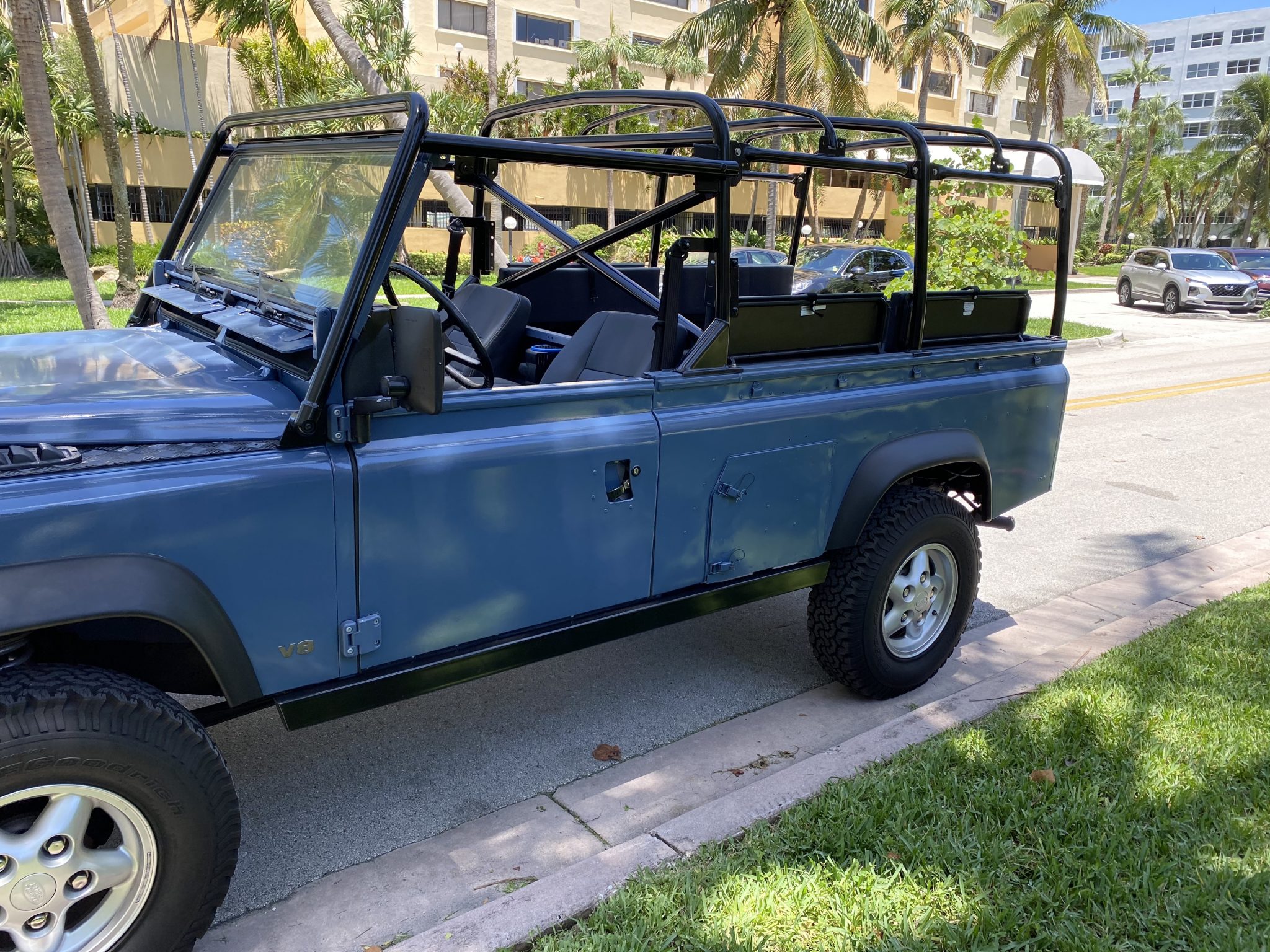 Land Rover 110 / Defender 110 (Euro Spec) 