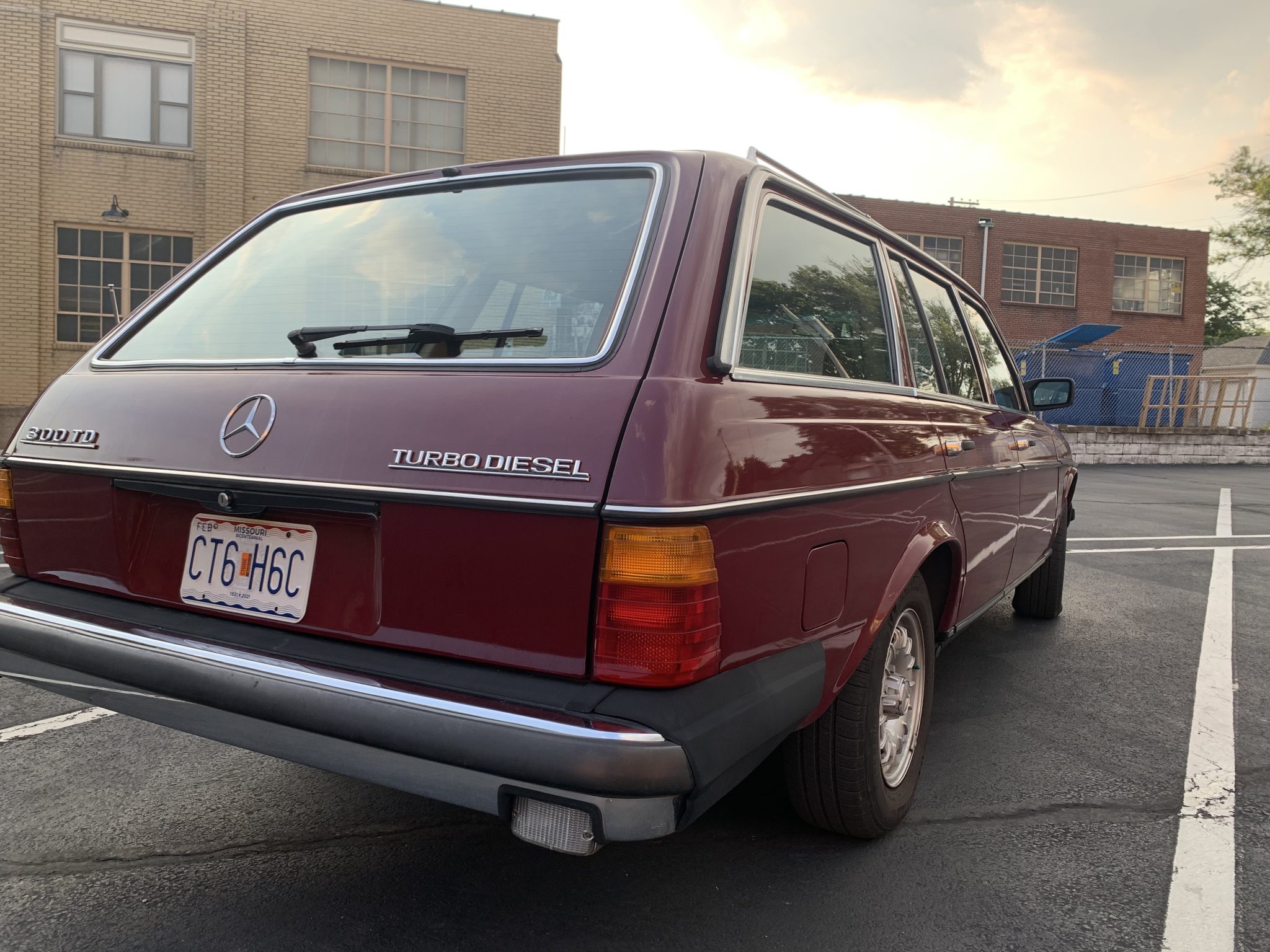 Mercedes-Benz W123 