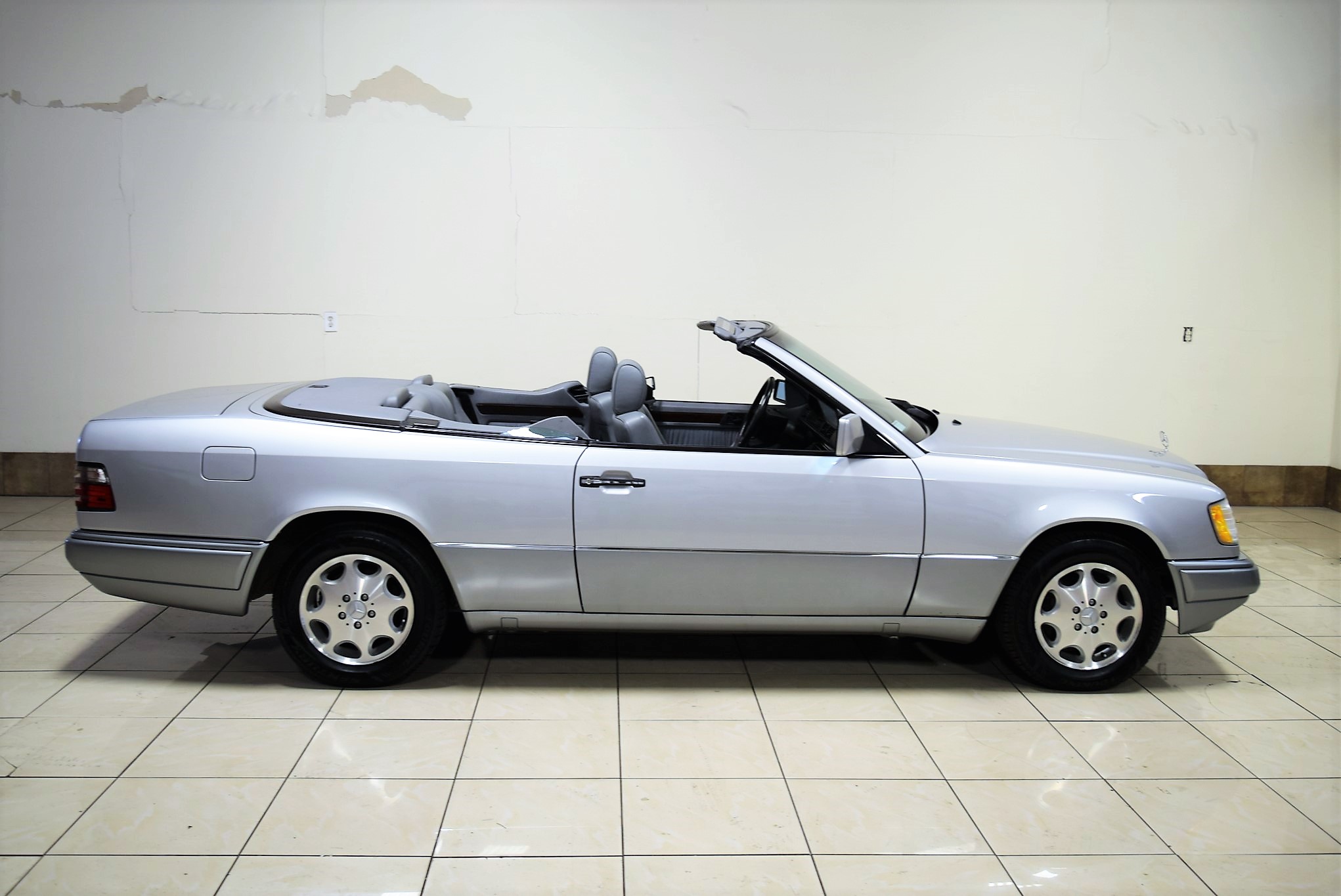 Mercedes-Benz W124 E-Class 