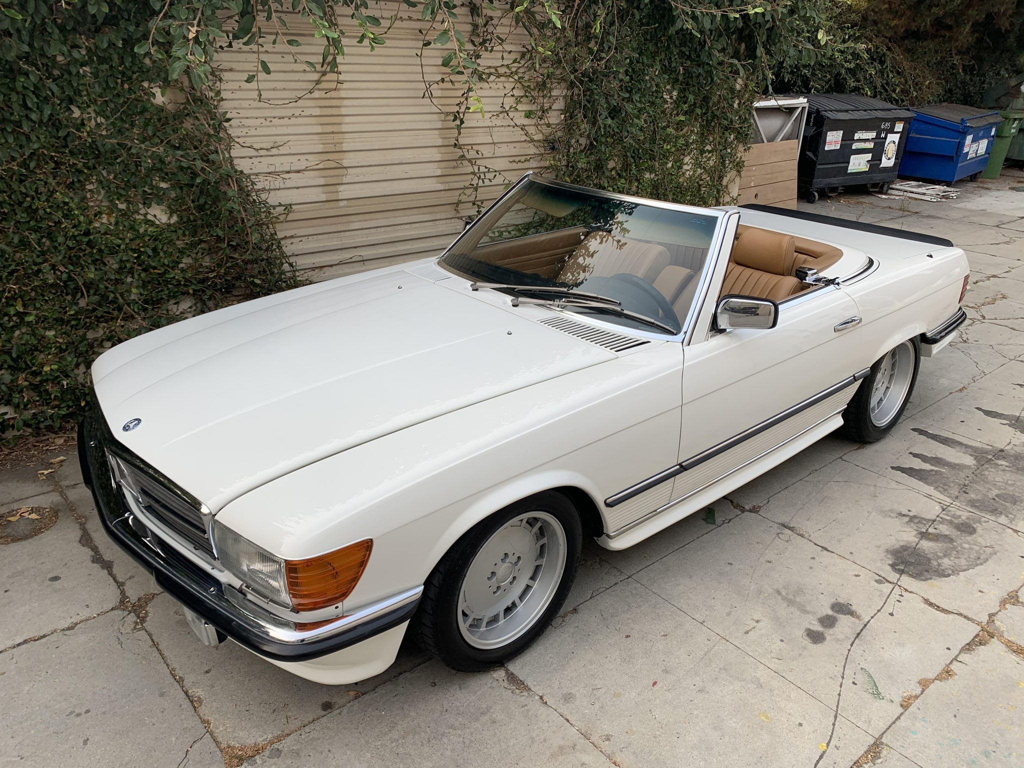 Mercedes-Benz R107 SL 