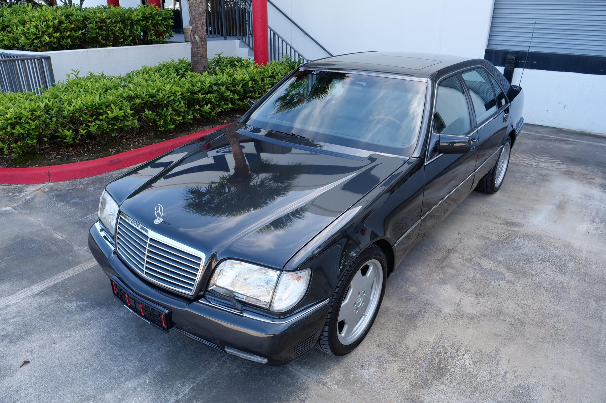 Mercedes-Benz W140 S-Class 