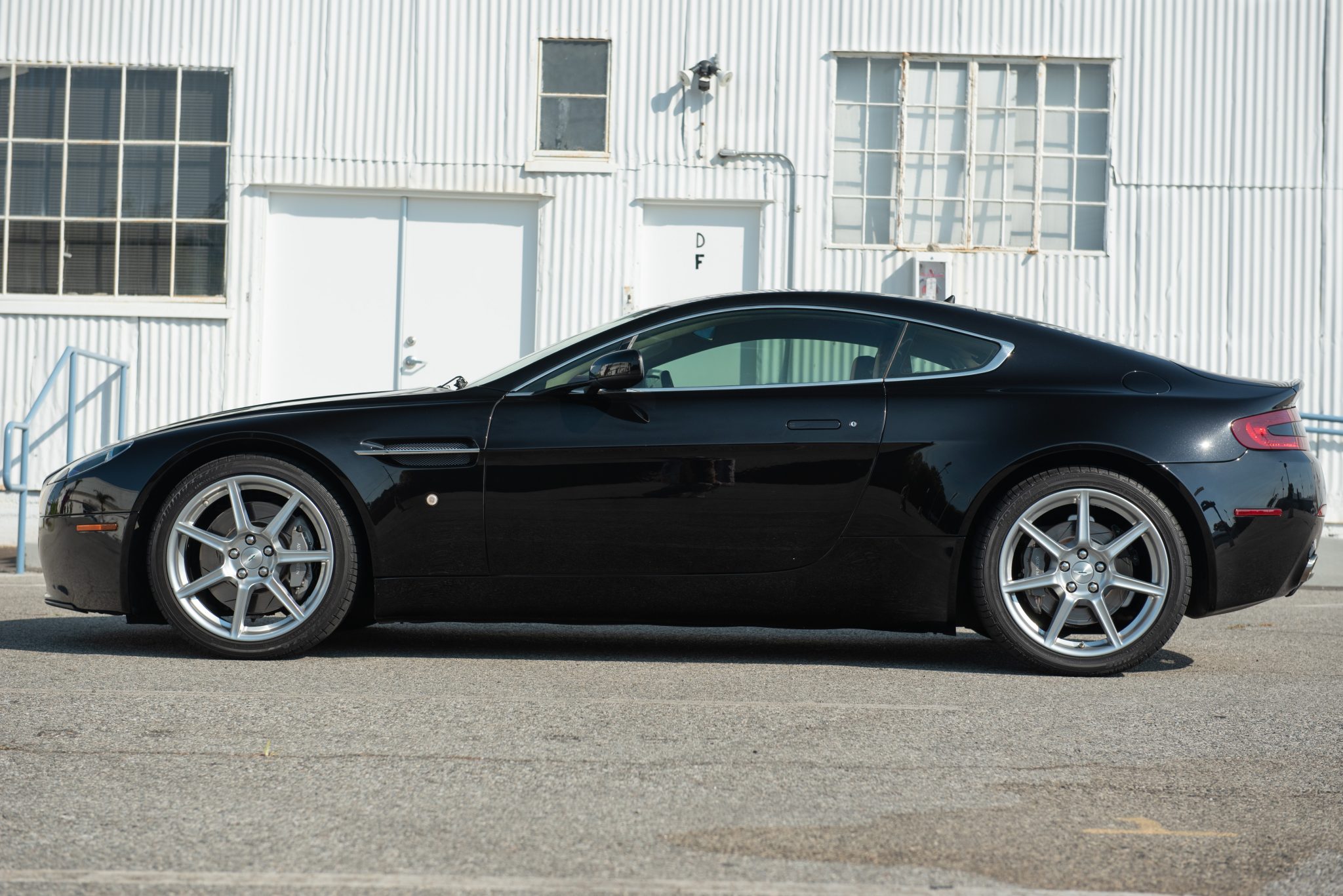 Aston Martin V8 Vantage (2006+) 