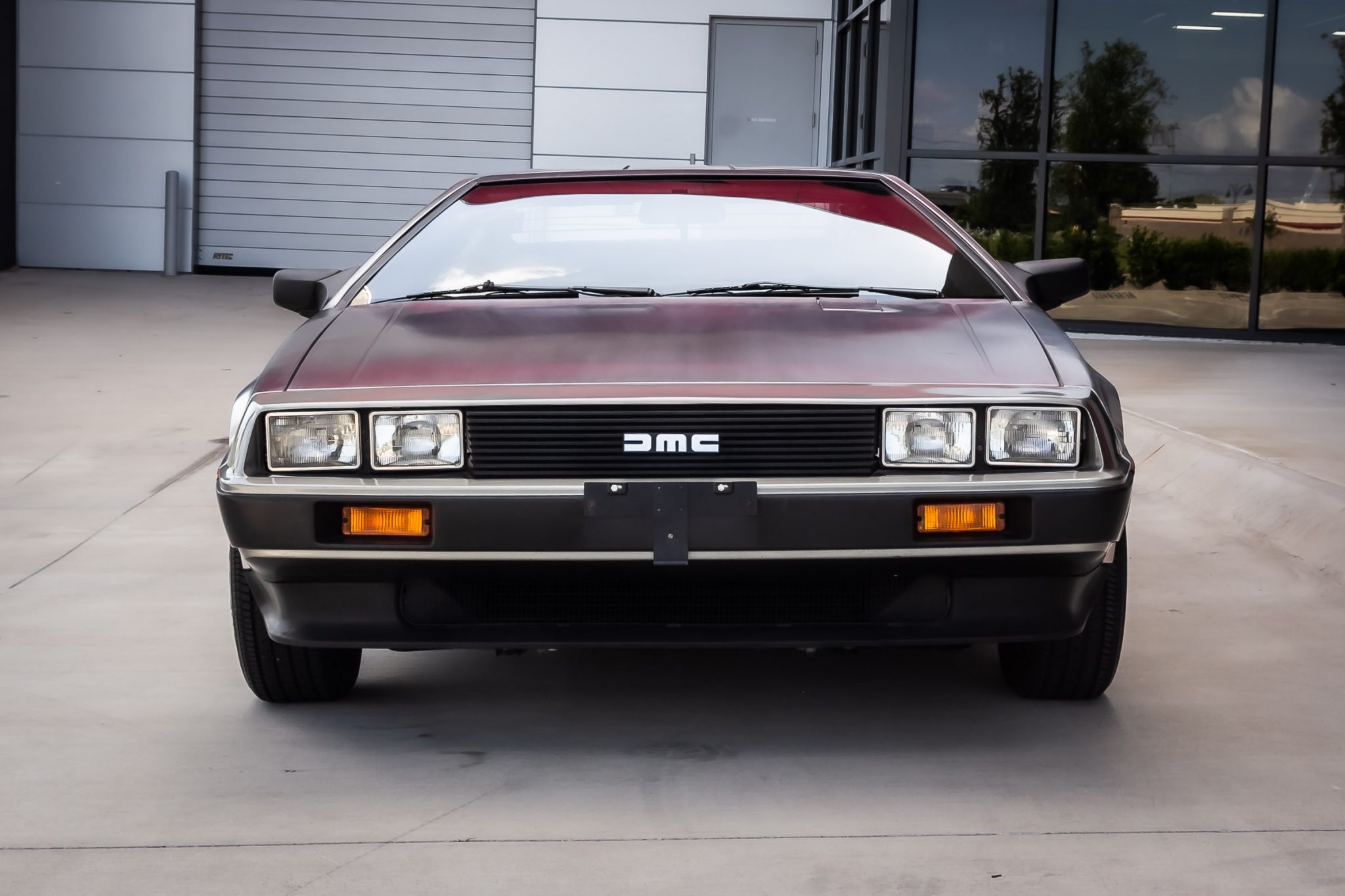DeLorean DMC-12 