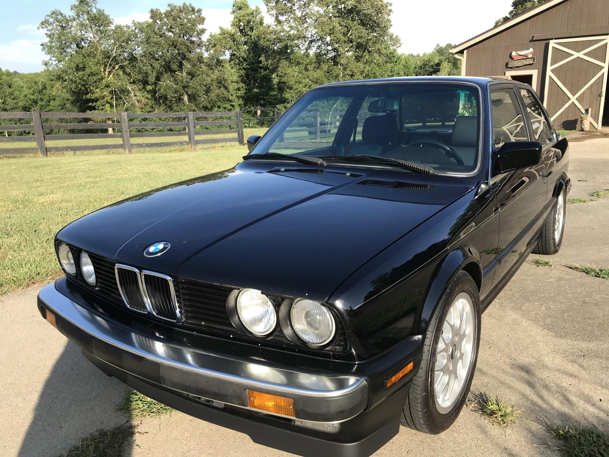 BMW E30 3-Series Coupe 