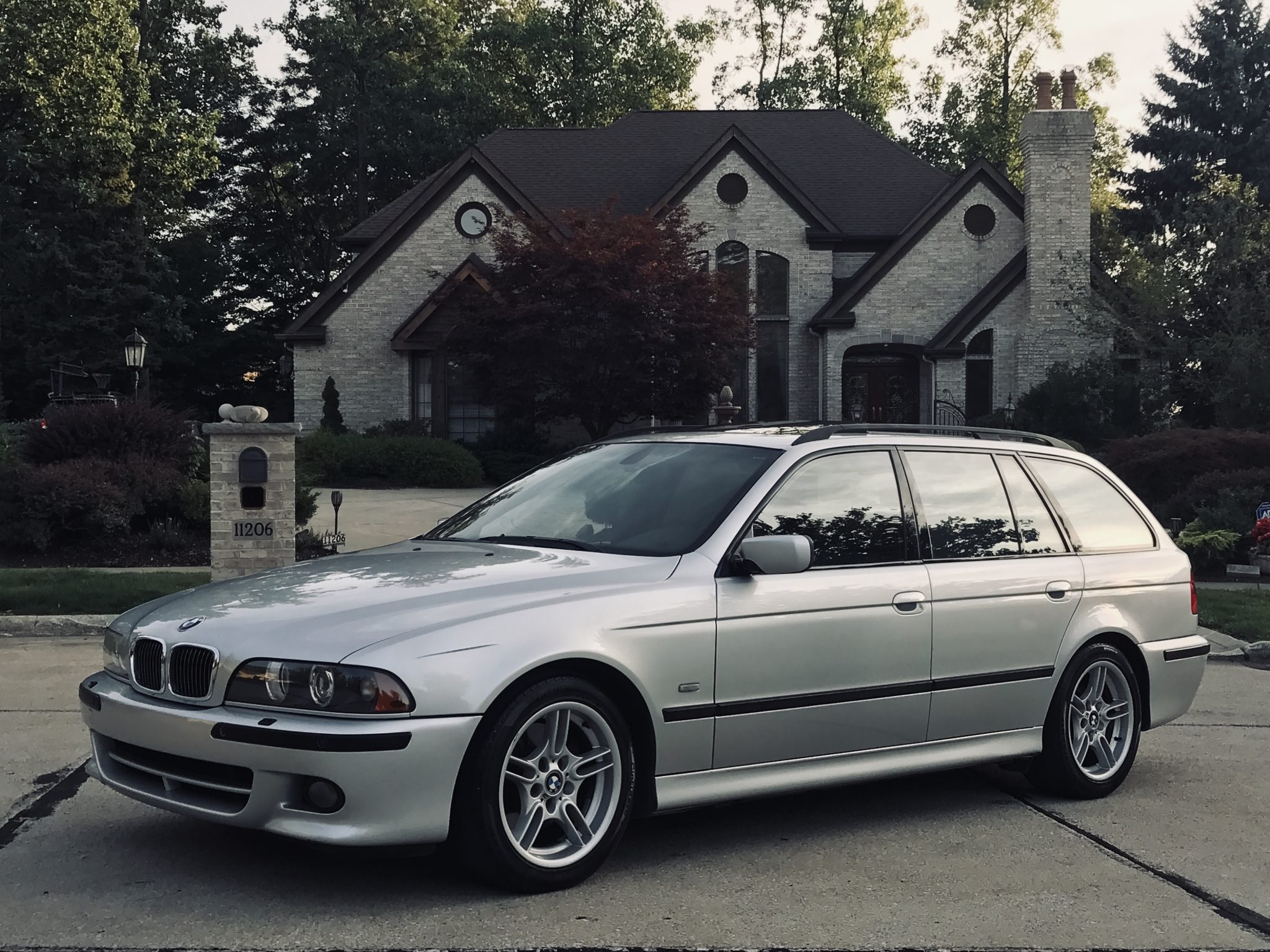 BMW E39 5-Series 