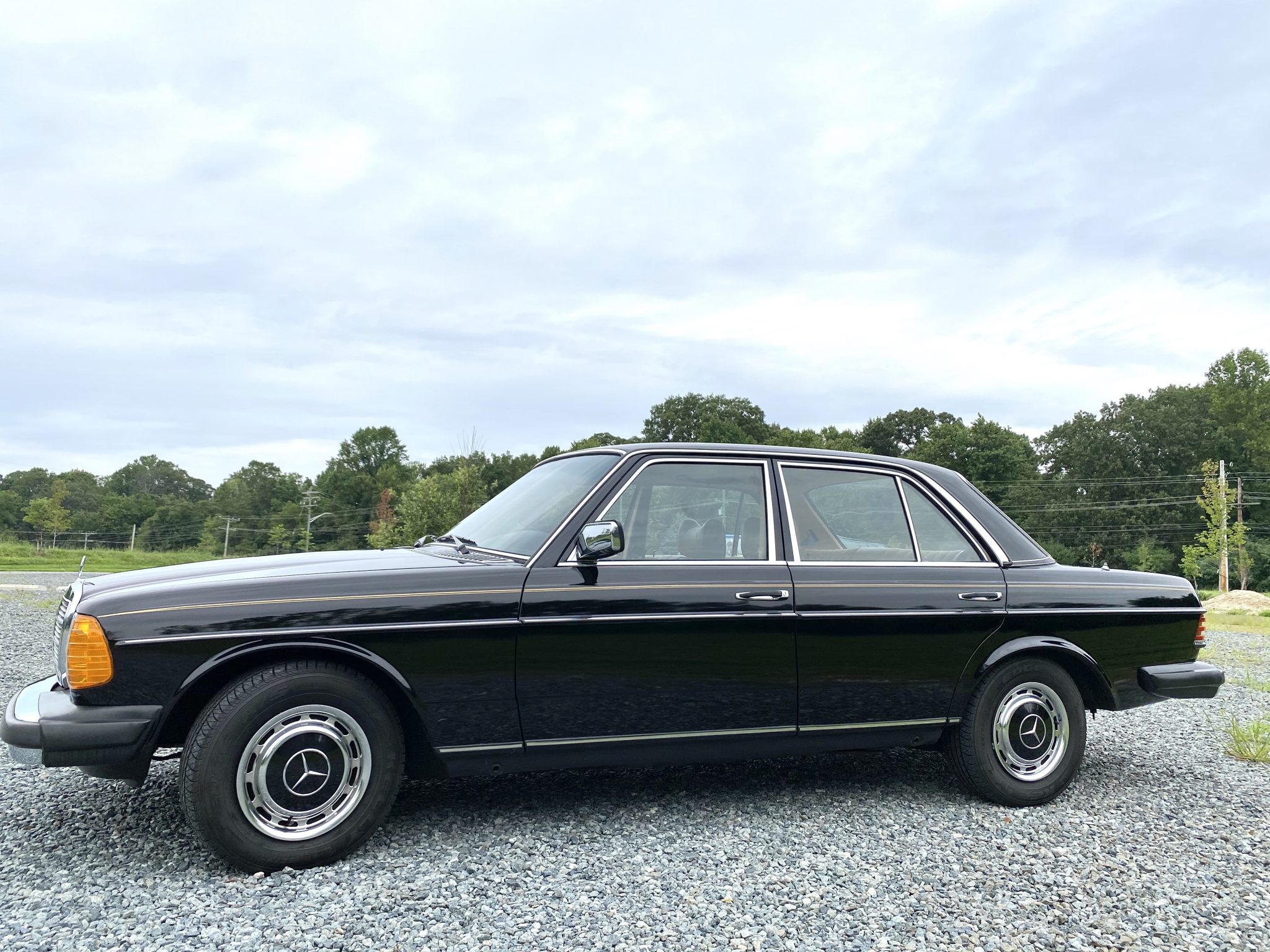 Mercedes-Benz W123 