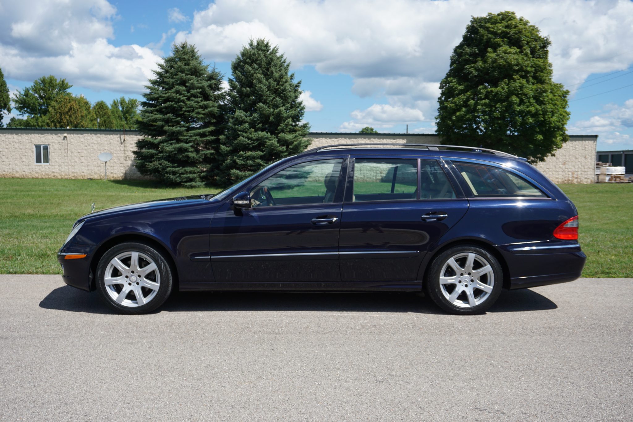 Mercedes-Benz W211 E-Class 