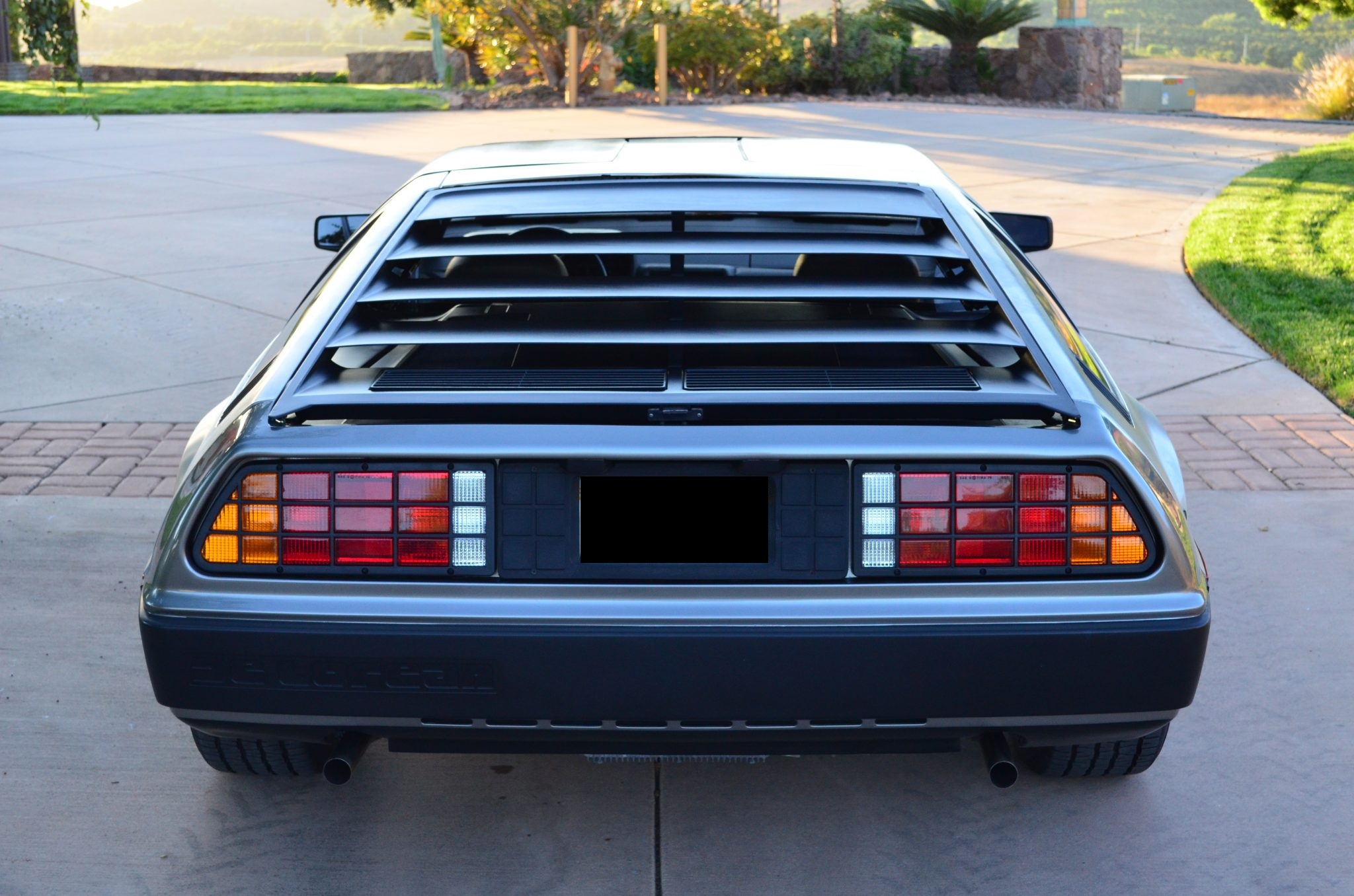 DeLorean DMC-12 