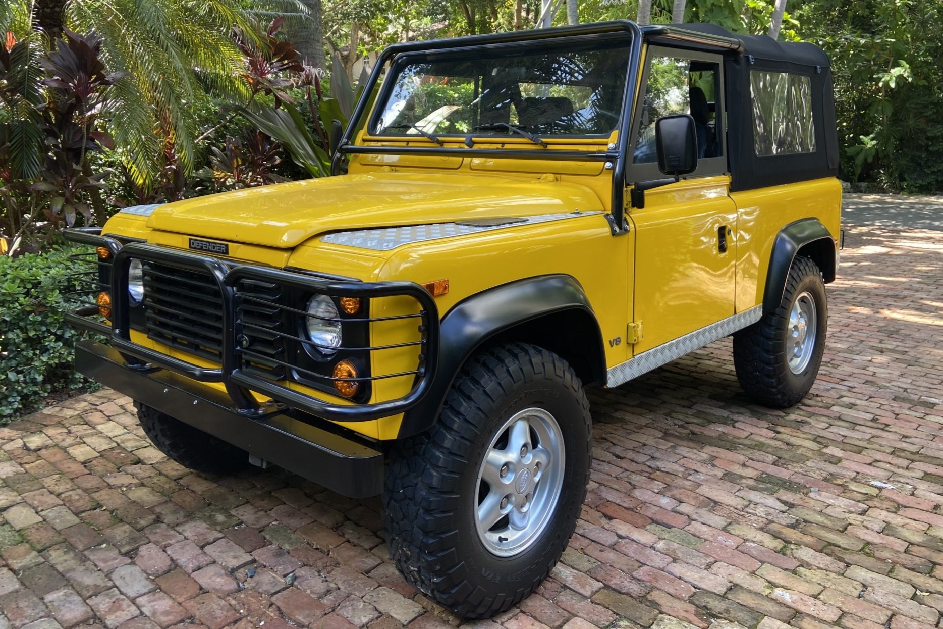 Land Rover Defender 90 NAS 