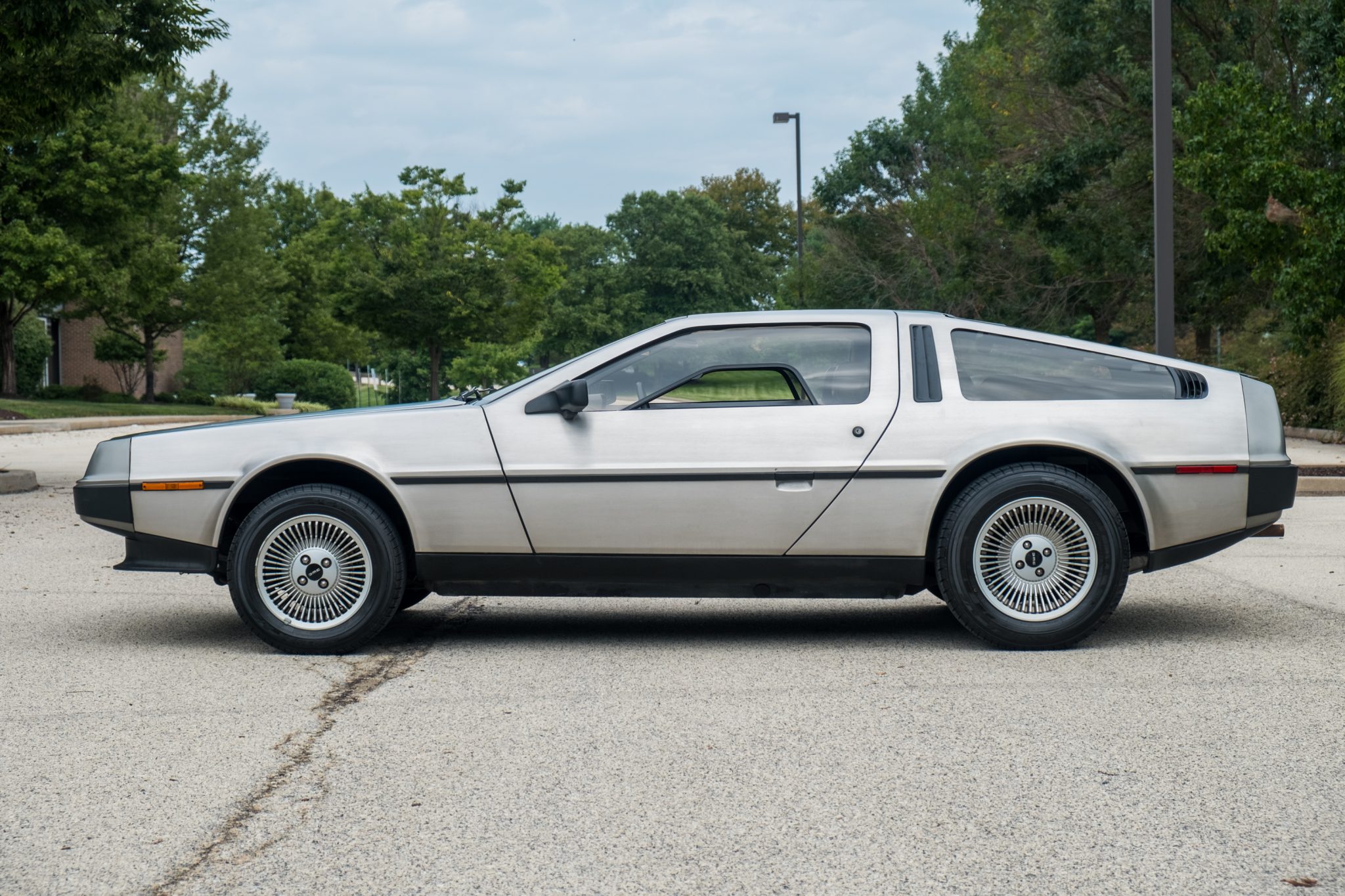 DeLorean DMC-12 