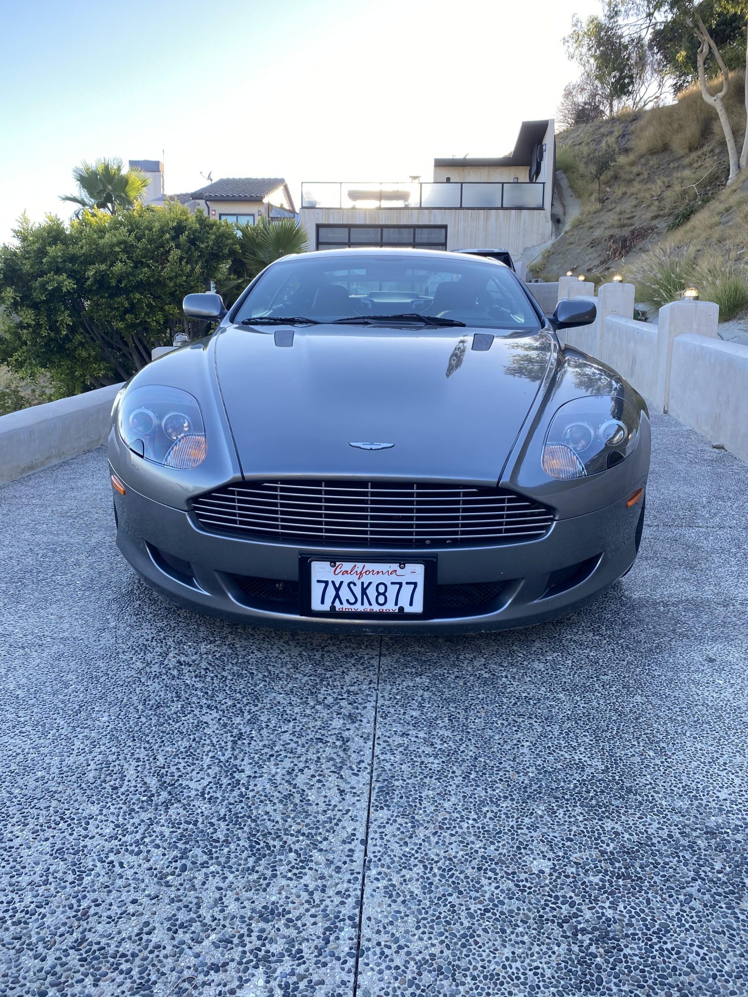 Aston Martin DB9 