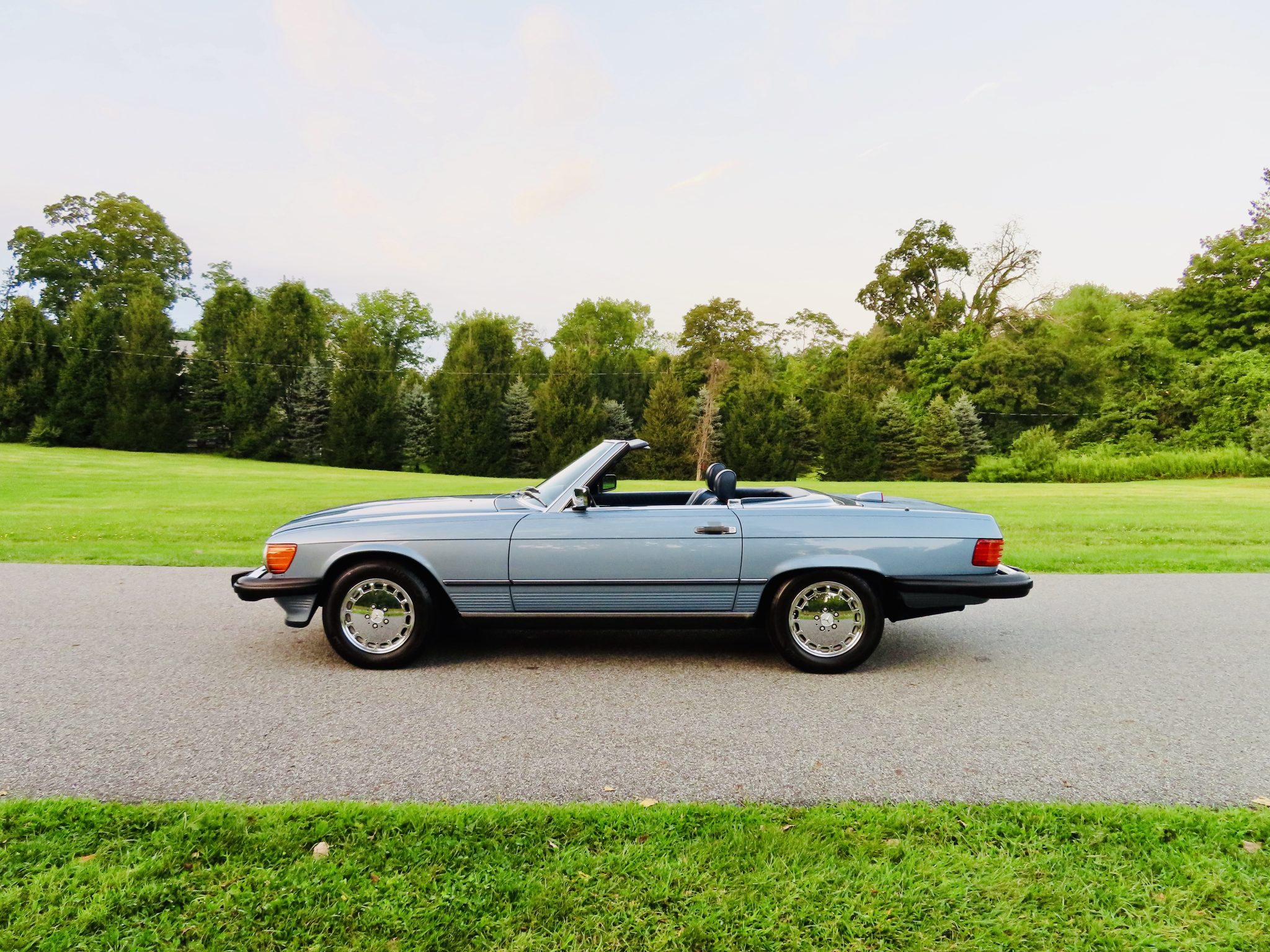 Mercedes-Benz R107 SL 