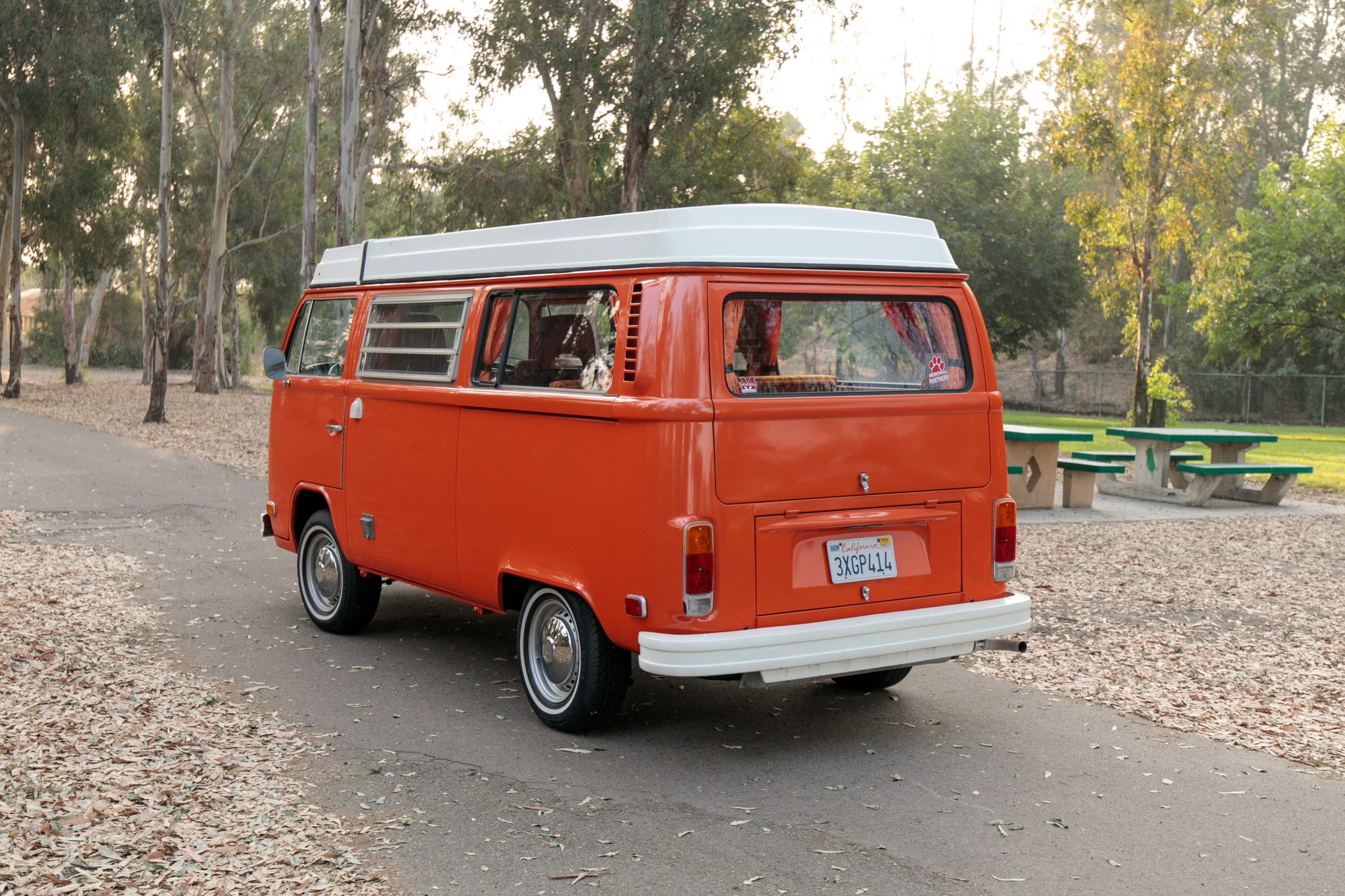 Volkswagen Bay-Window Camper 