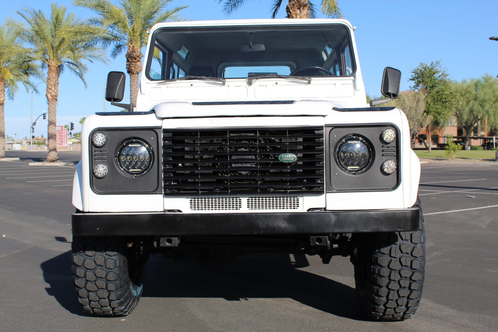 Land Rover 90 / Defender 90 (Euro Spec) 