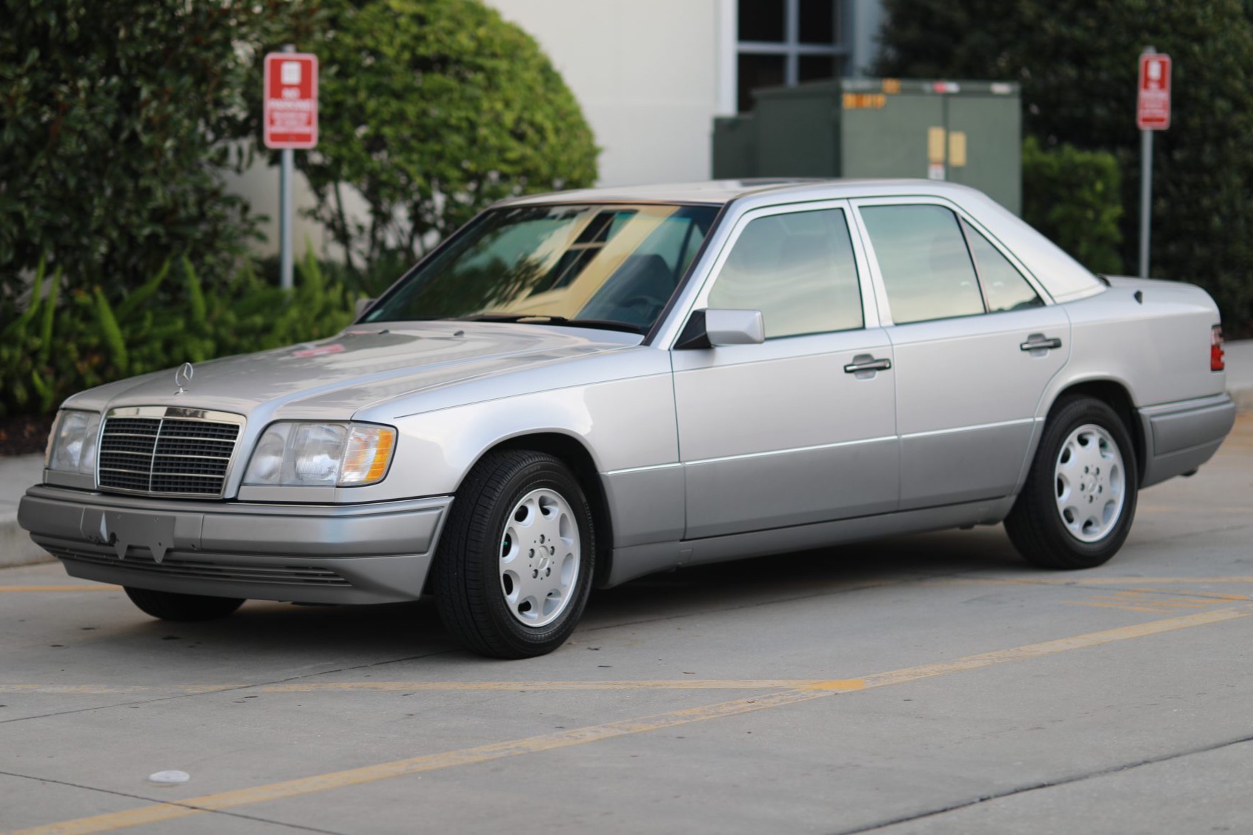 Mercedes-Benz W124 E-Class 