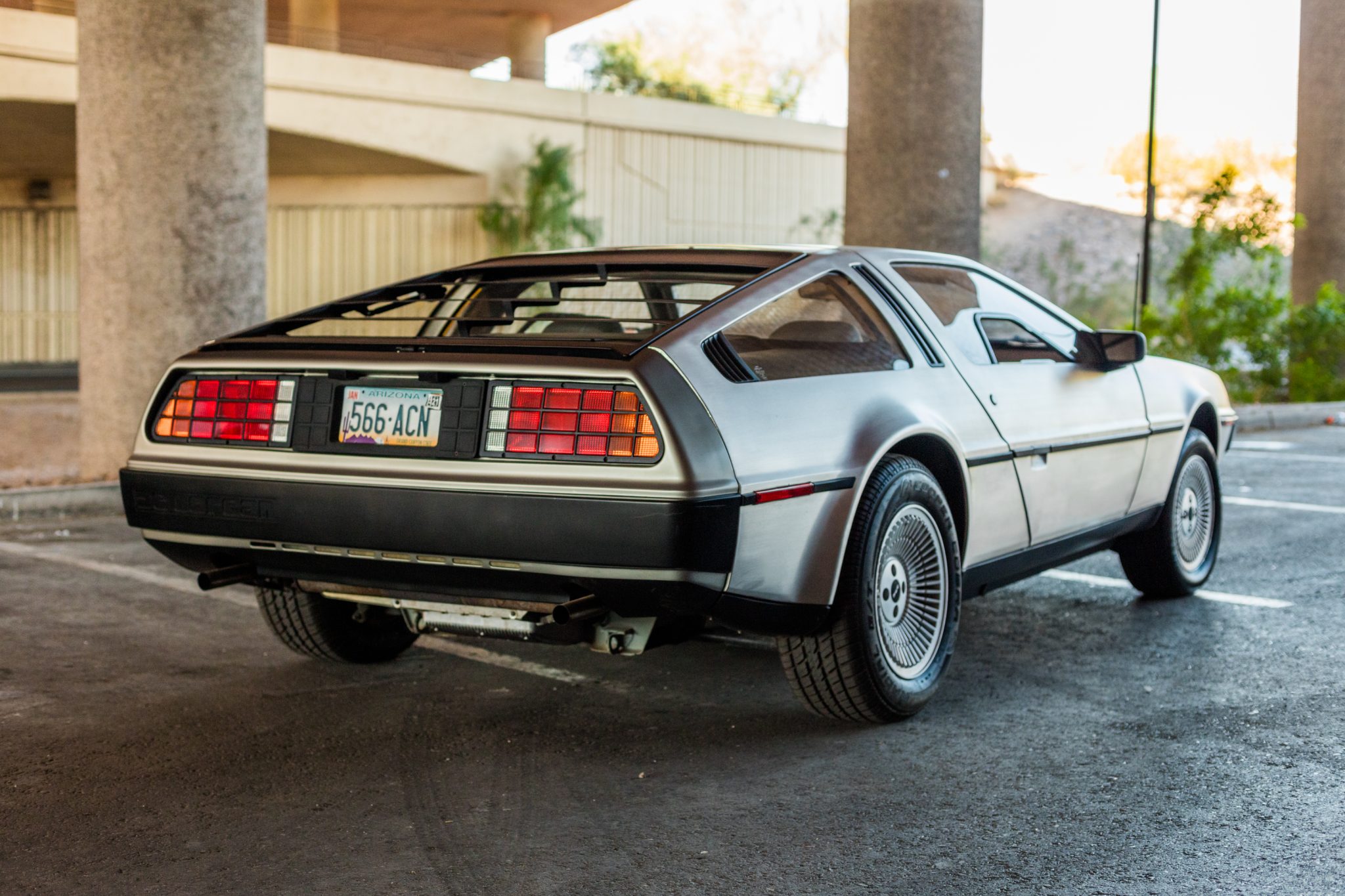 DeLorean DMC-12 