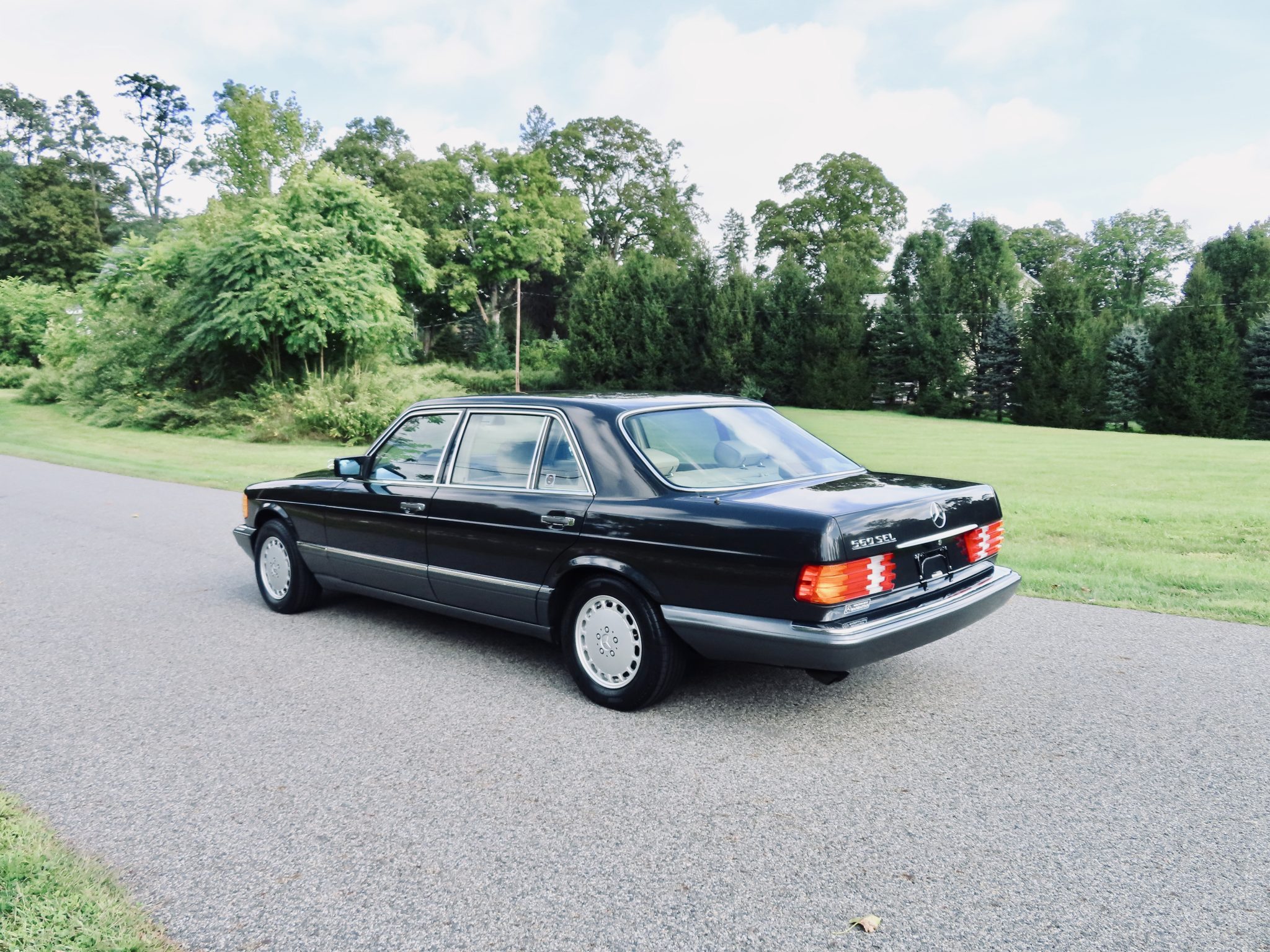 Mercedes-Benz W126 S-Class 