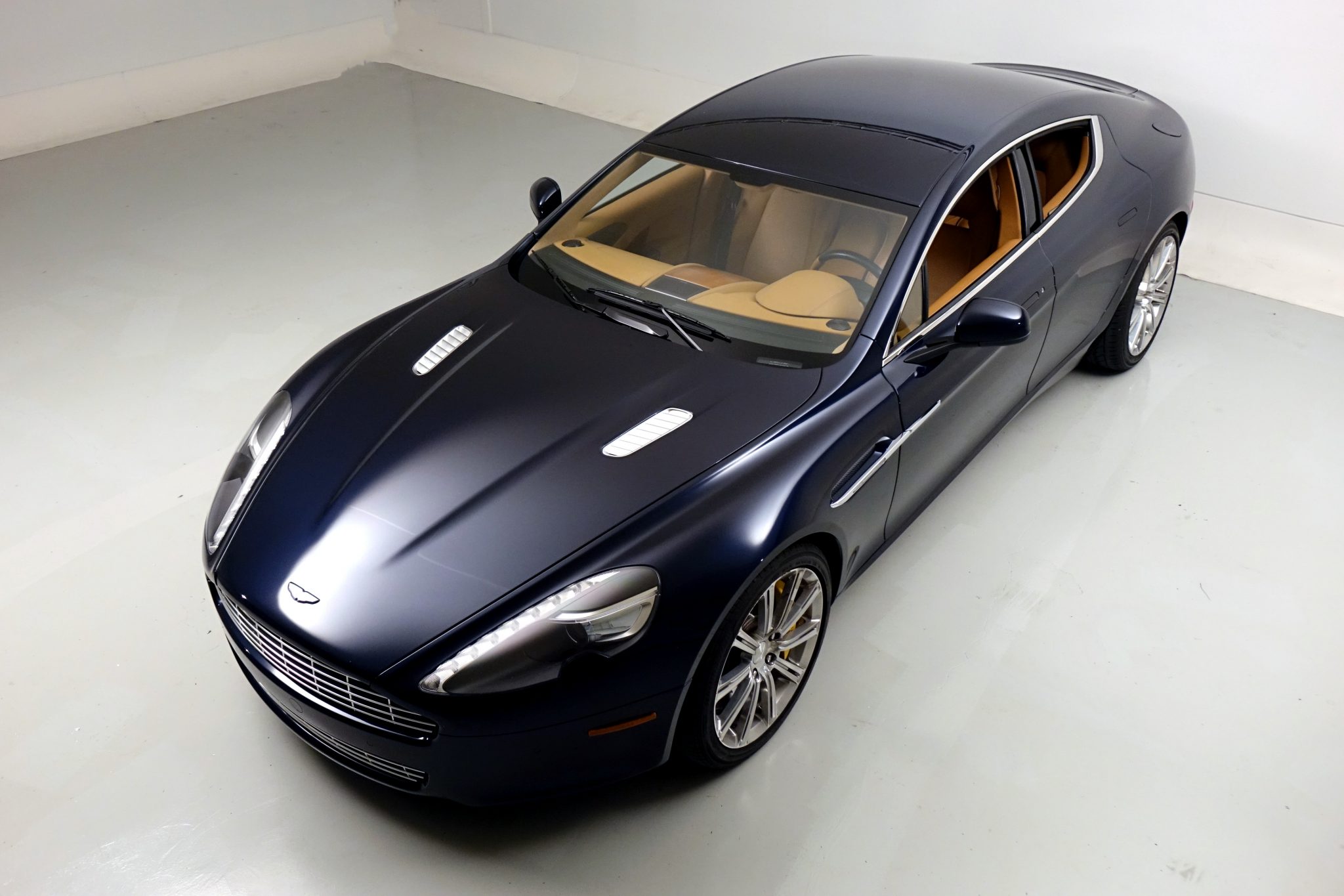Aston Martin Rapide 