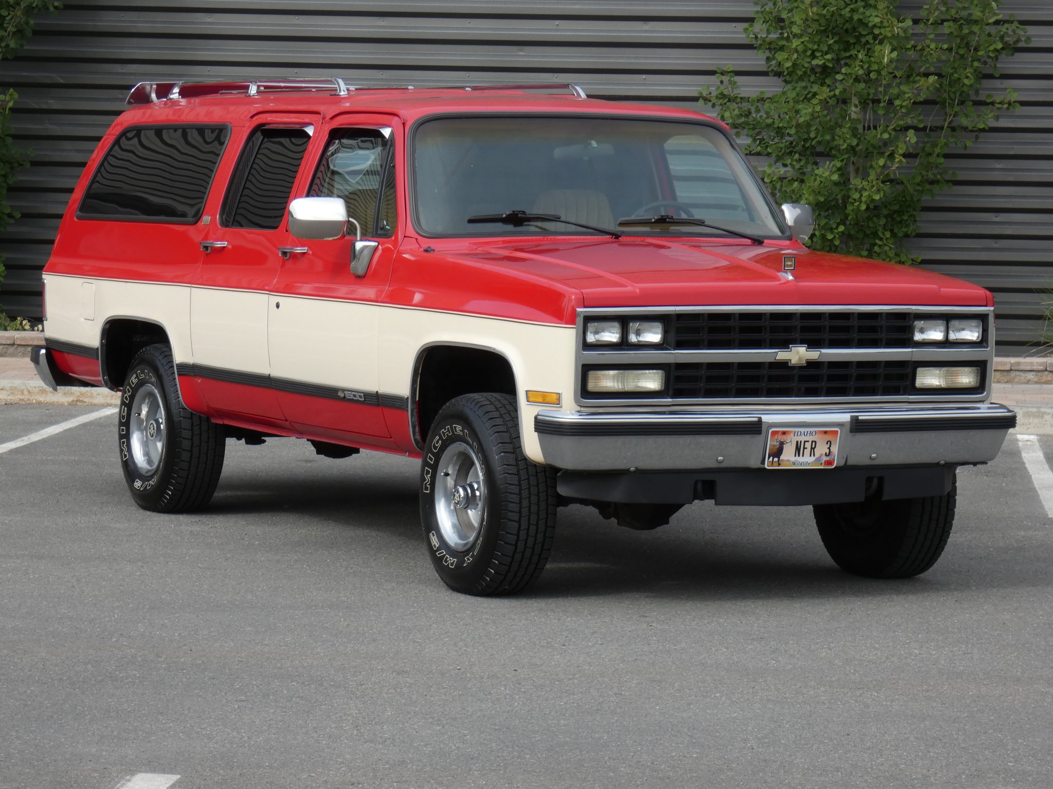 Chevrolet Suburban (1973-1991) 