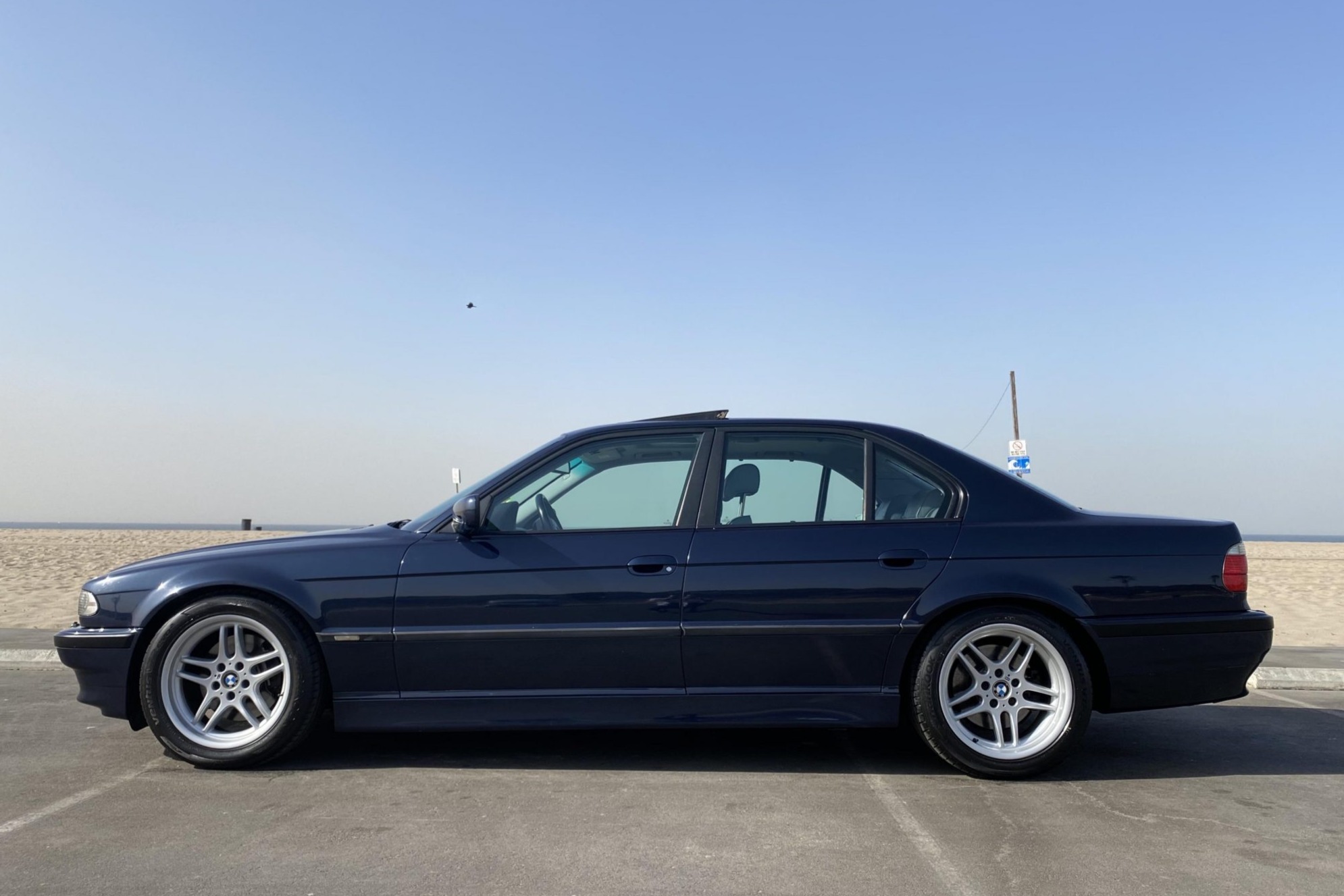BMW E38 7-Series 