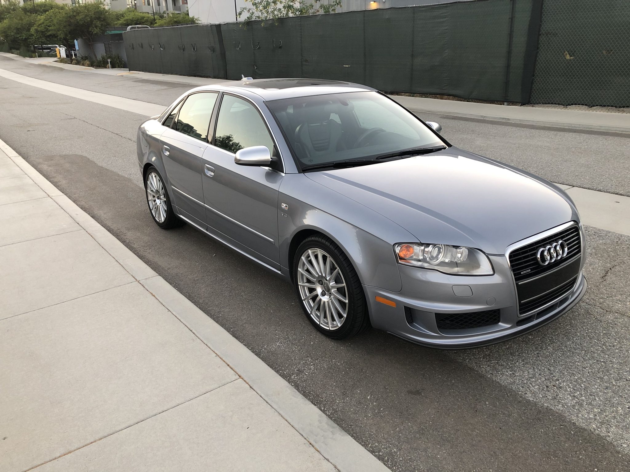 Audi B7 S4 