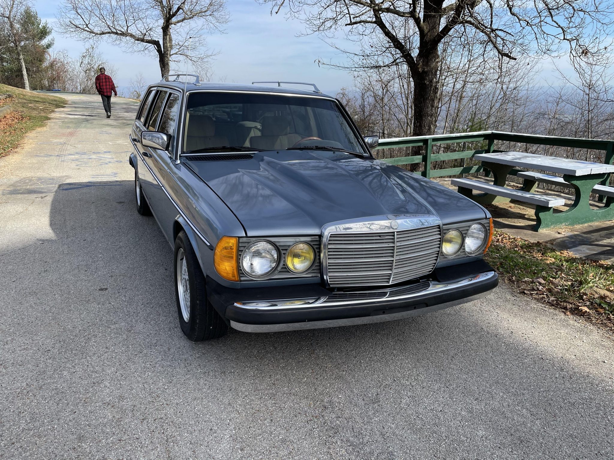 Mercedes-Benz W123 