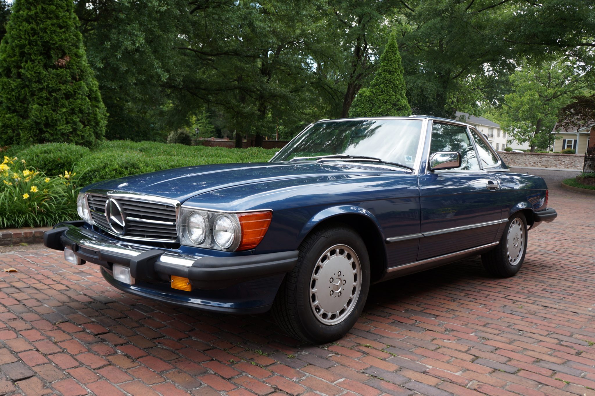 Mercedes-Benz R107 SL 