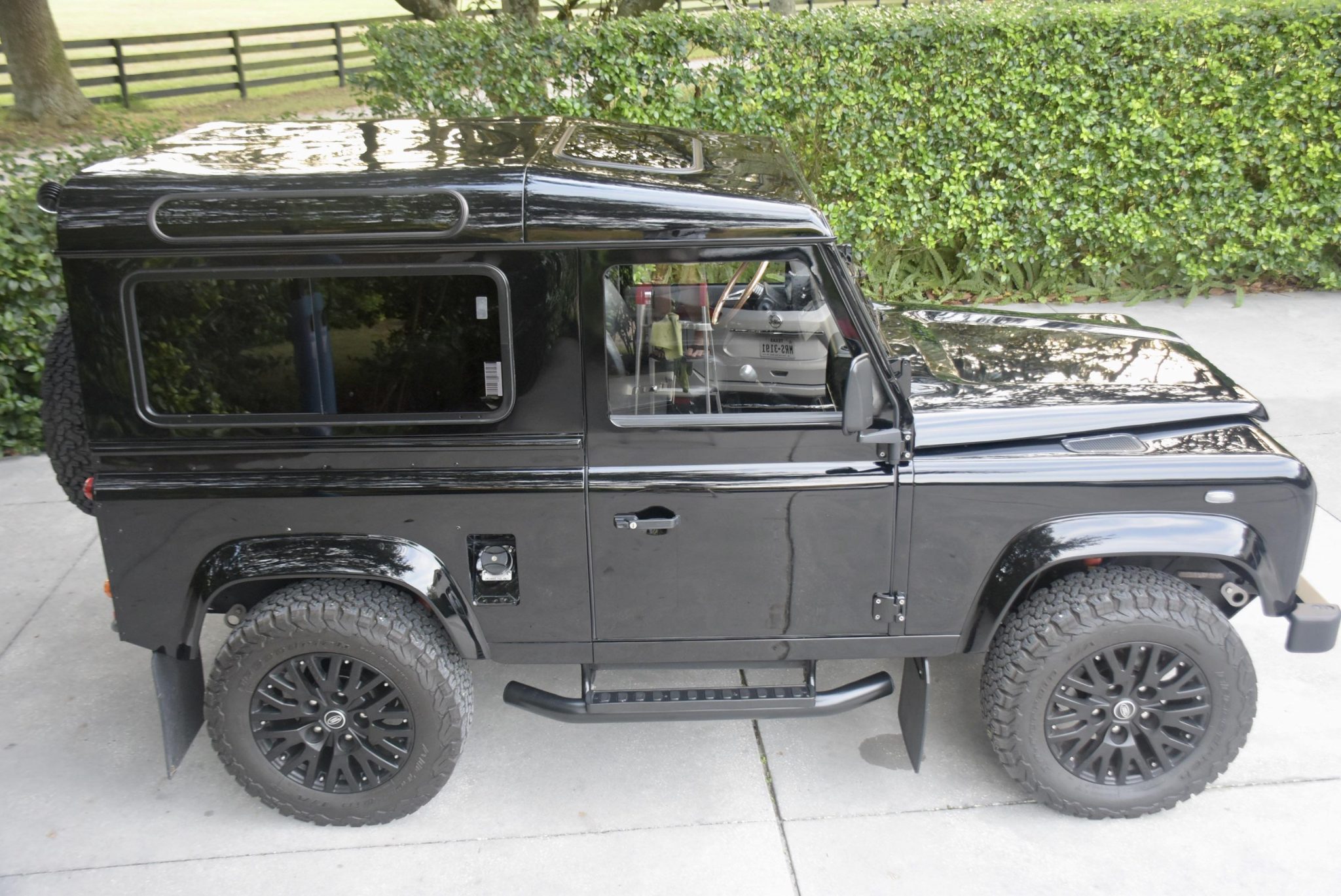 Land Rover 90 / Defender 90 (Euro Spec) 