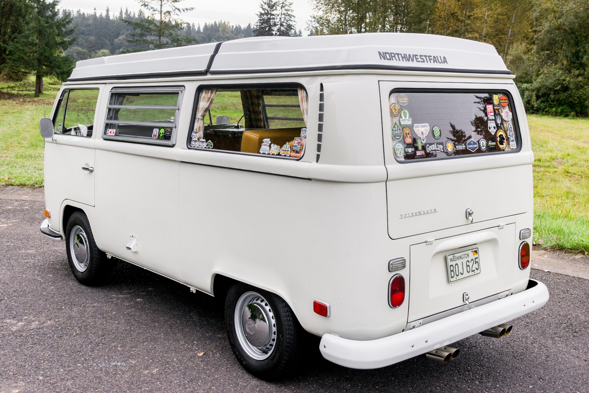 Volkswagen Bay-Window Camper 