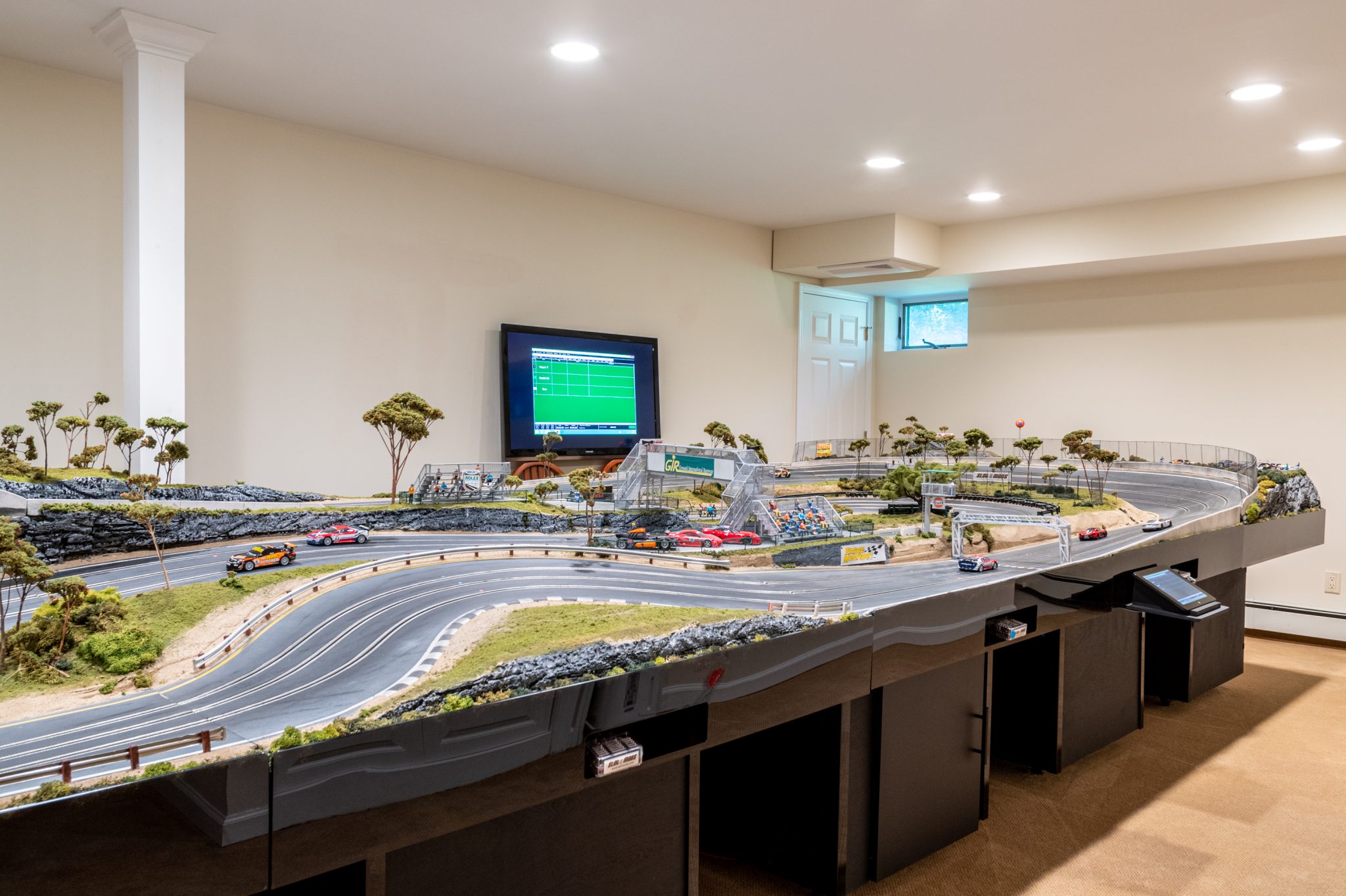 2012 Slot Mods 1:32 Scale Slot Car Raceway