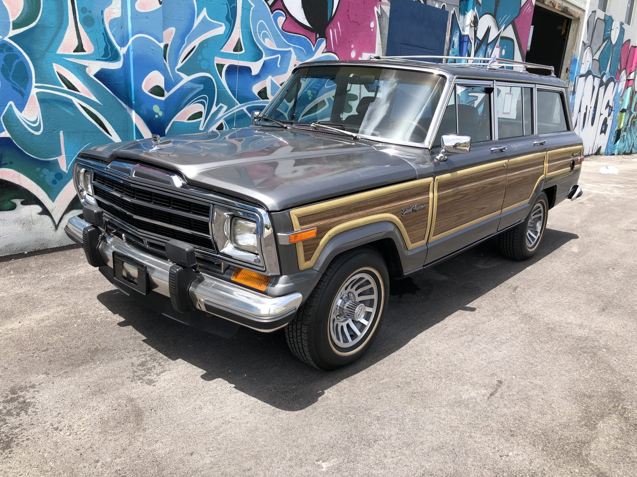 Jeep SJ Grand Wagoneer 