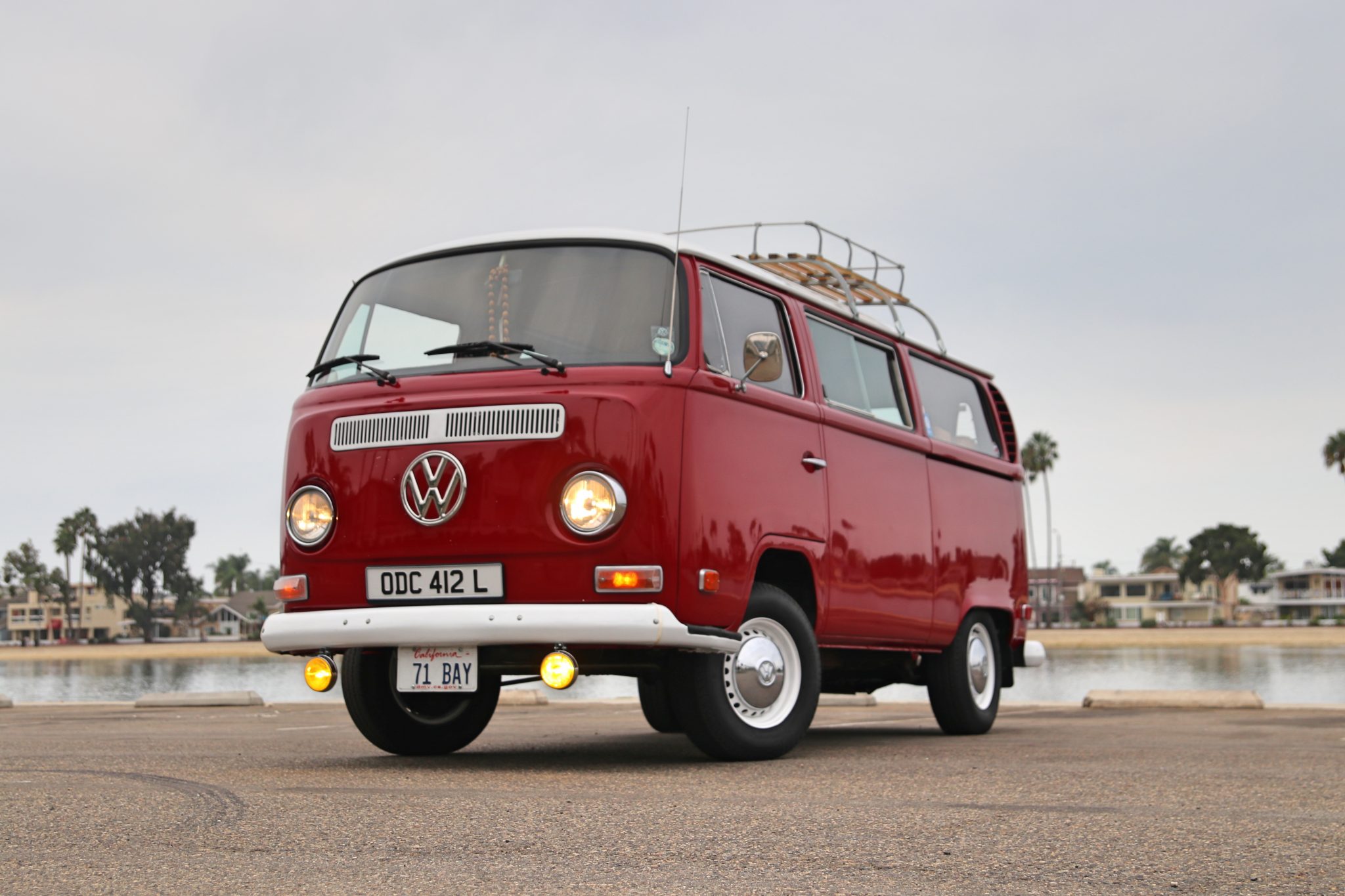 Volkswagen Bay-Window Camper 