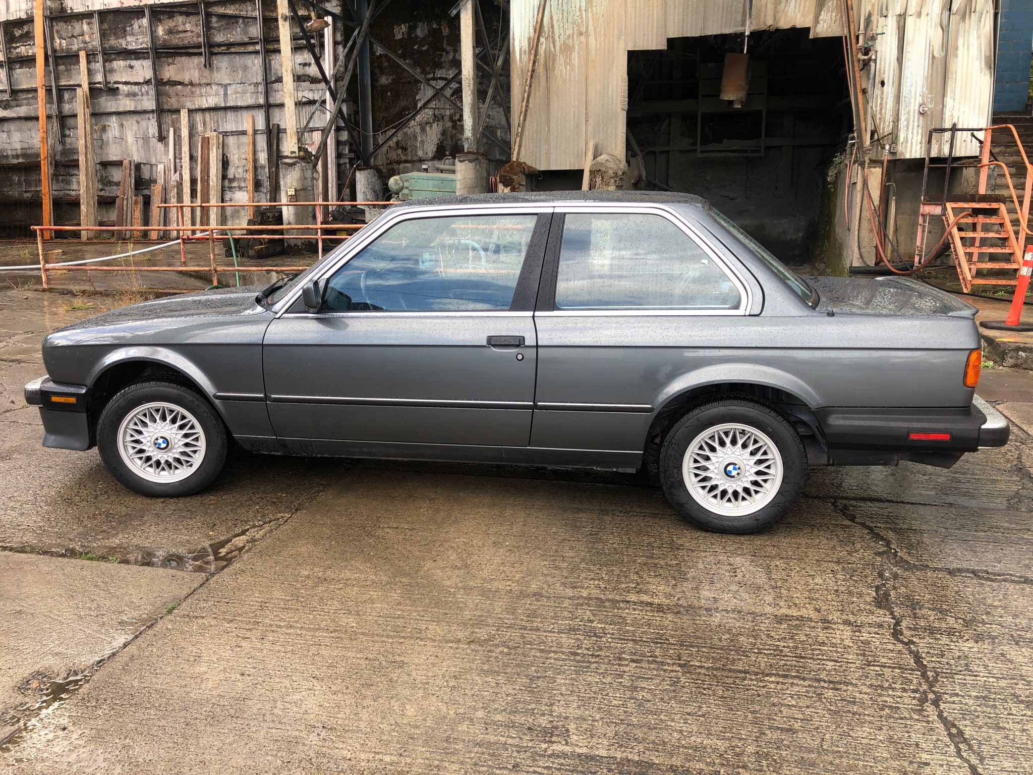 BMW E30 3-Series Coupe 