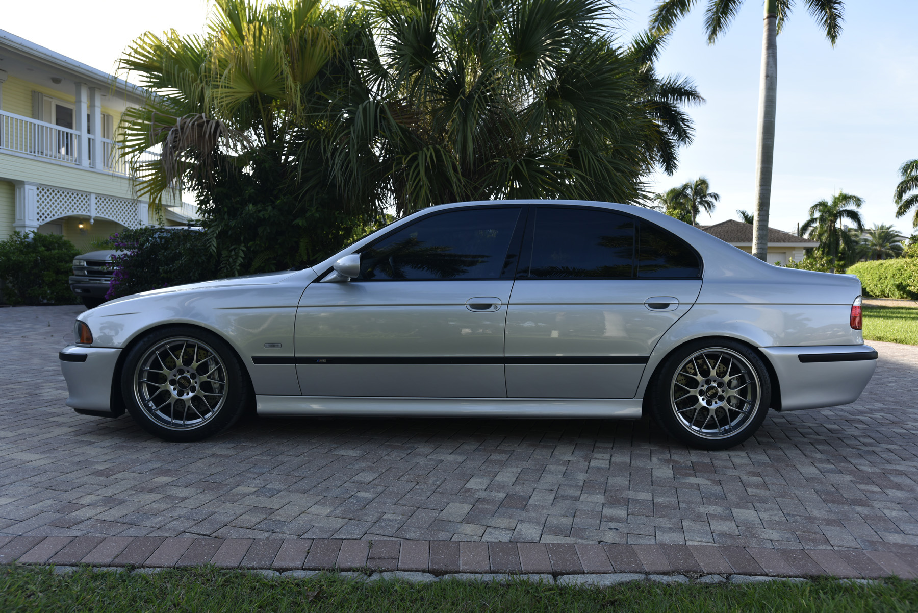 BMW E39 M5 