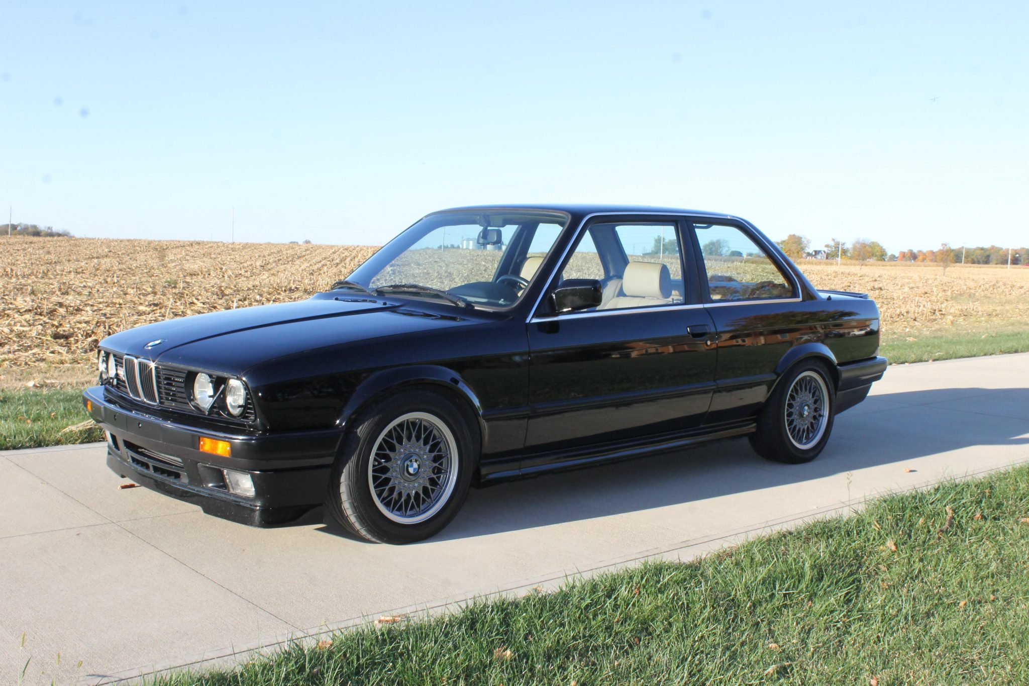 BMW E30 3-Series Coupe 