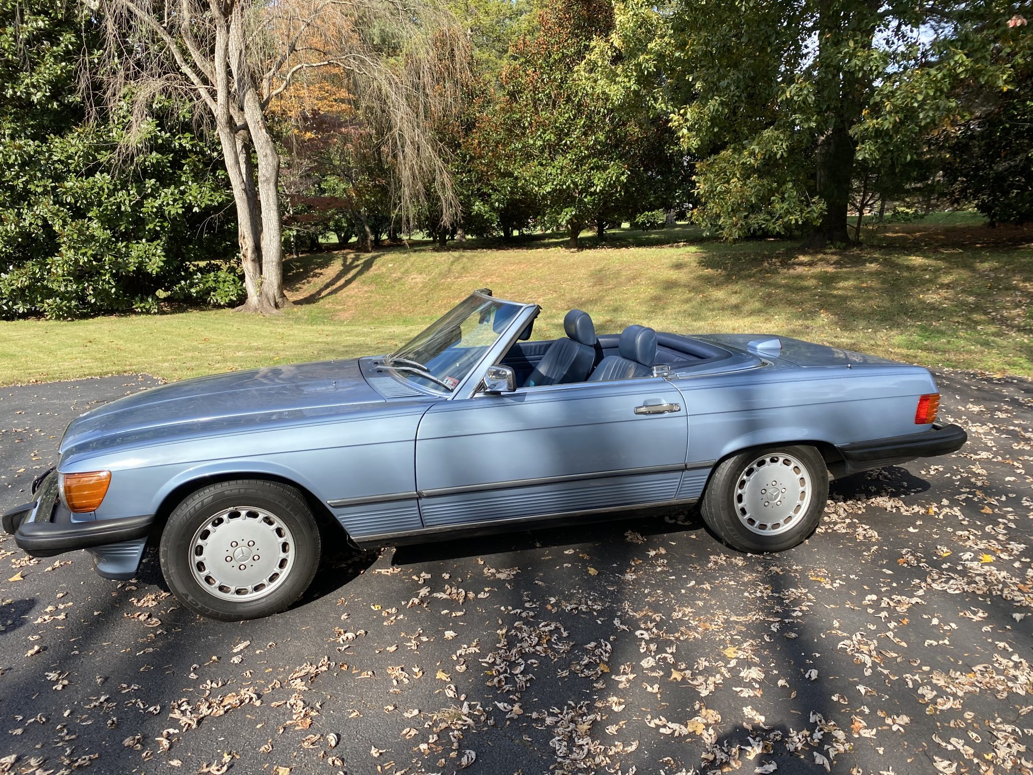 Mercedes-Benz R107 SL 