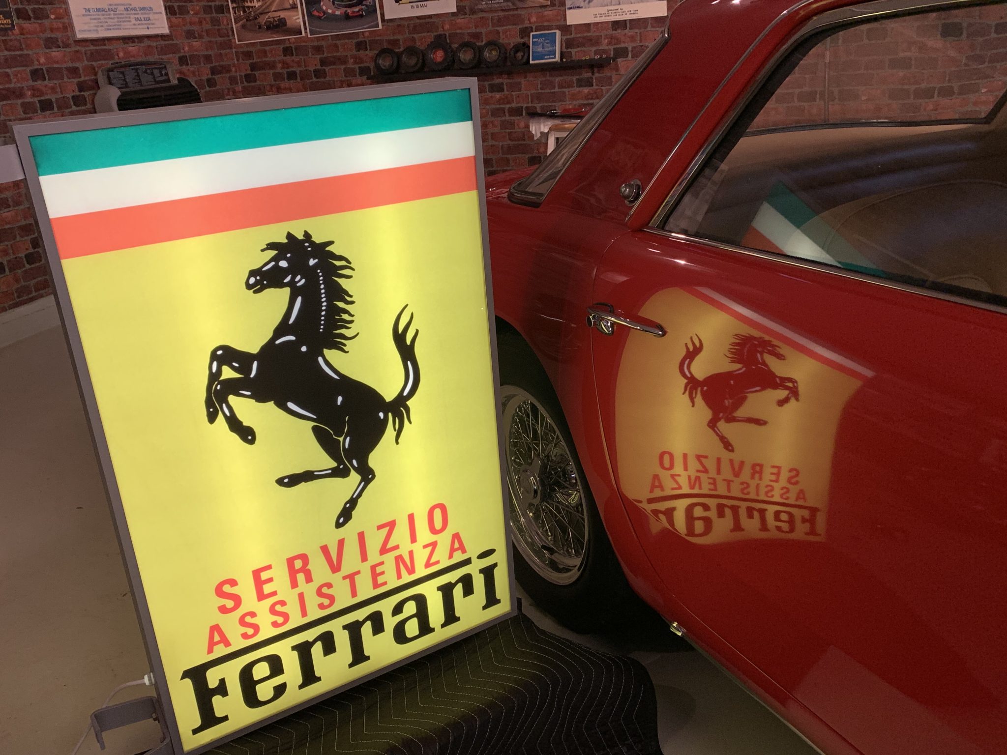 Illuminated Ferrari Service Sign