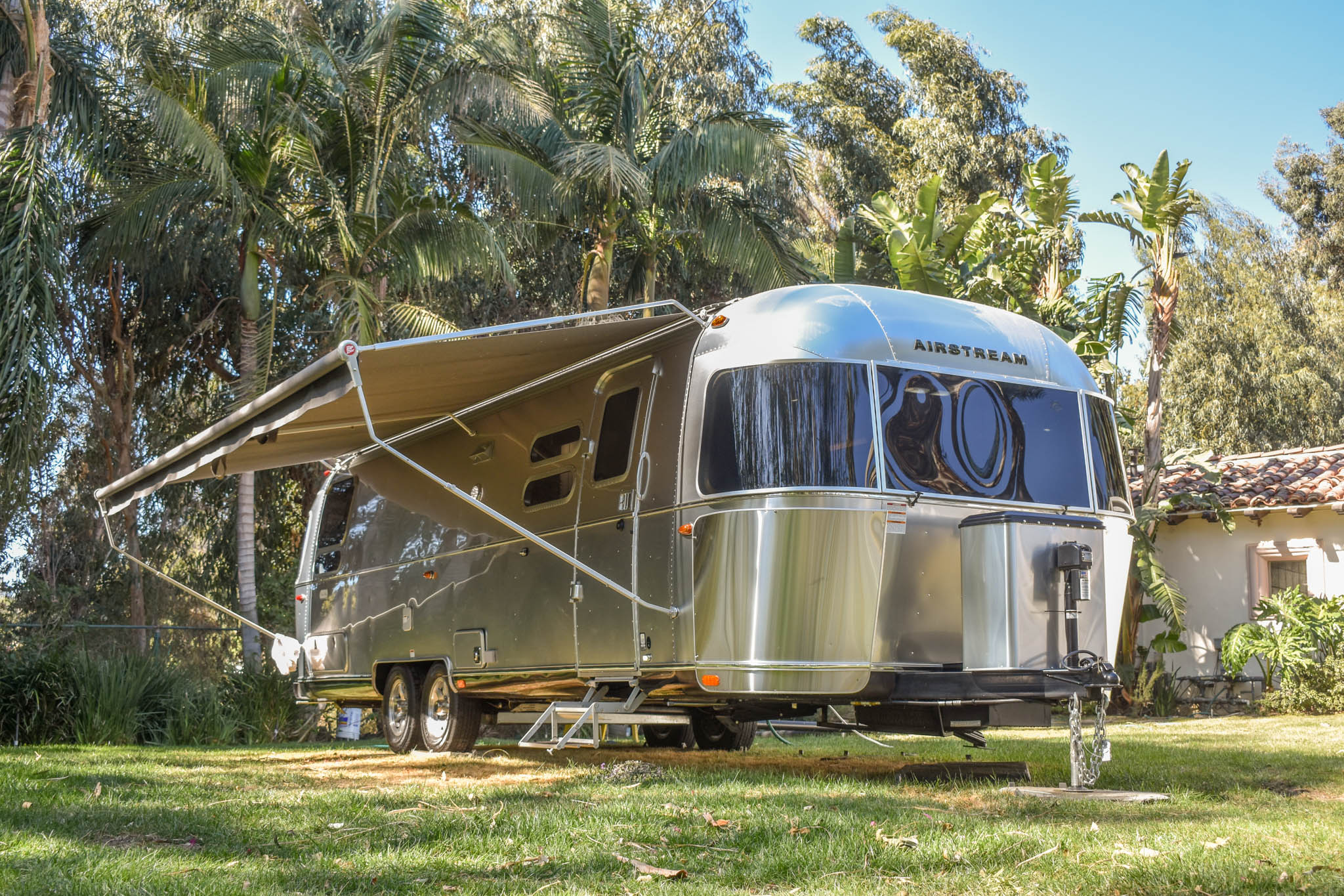 Parts and Automobilia – Trailers 