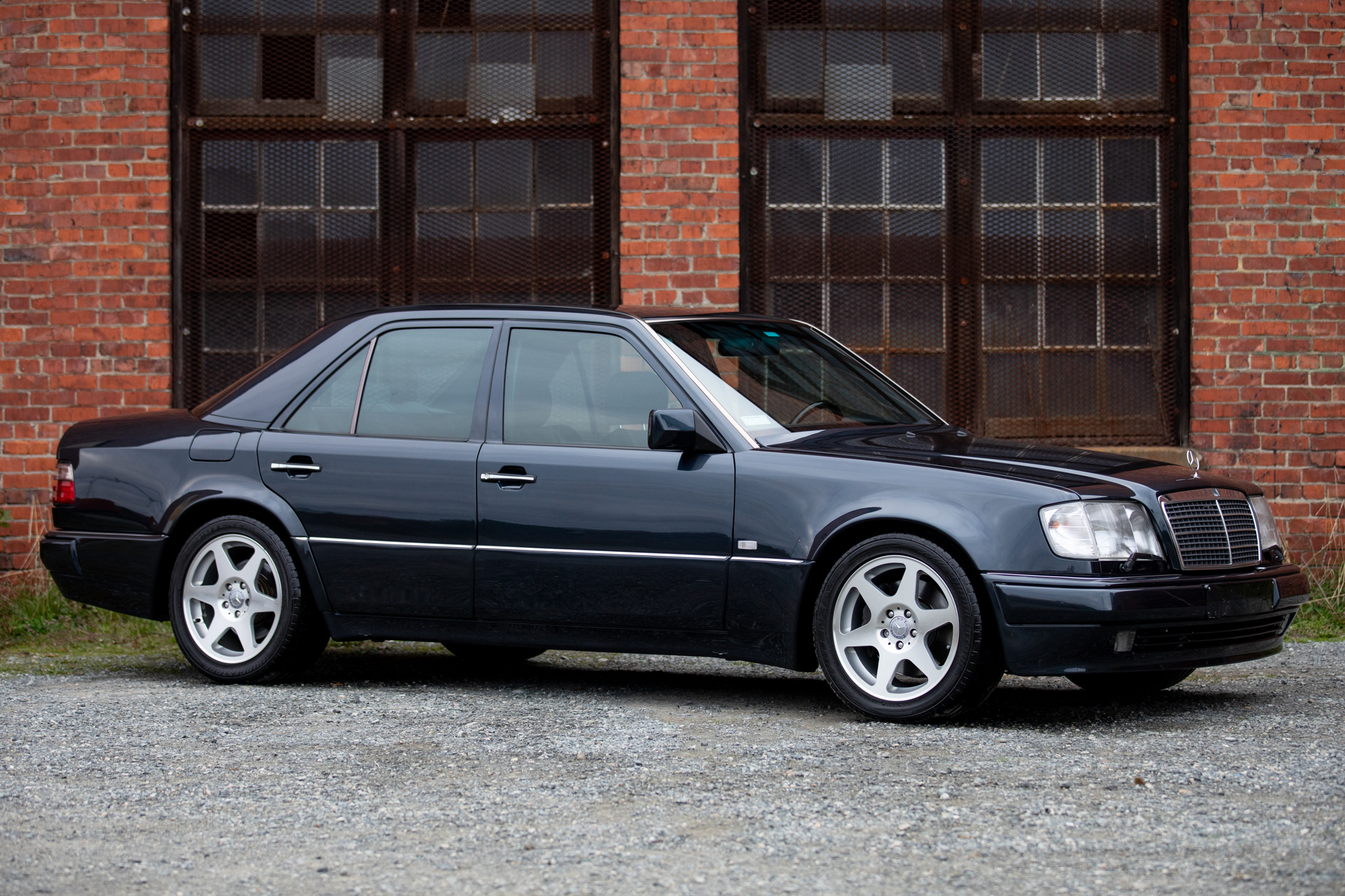 Mercedes-Benz 500E & E500 