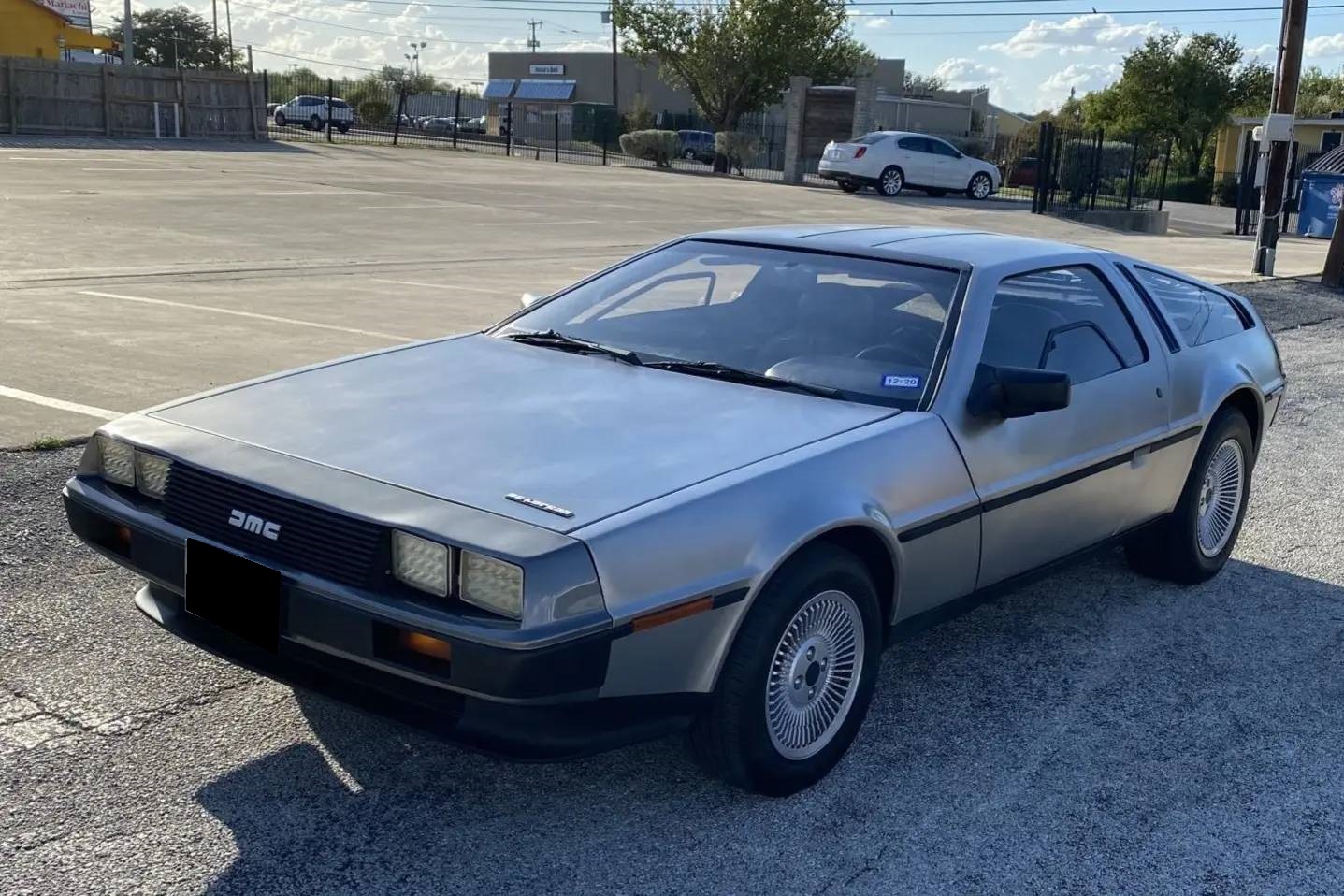 DeLorean DMC-12 