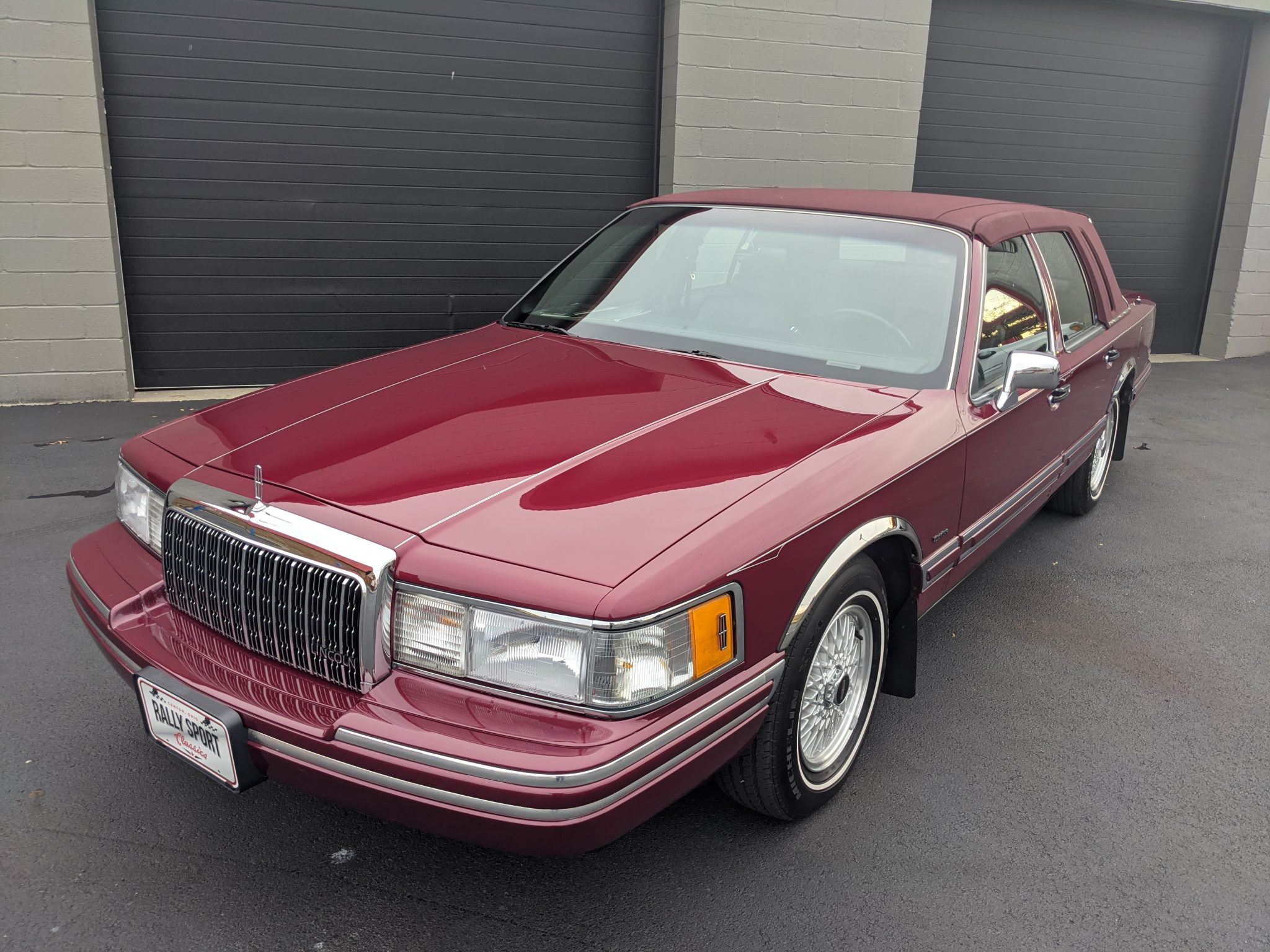 Lincoln Town Car 