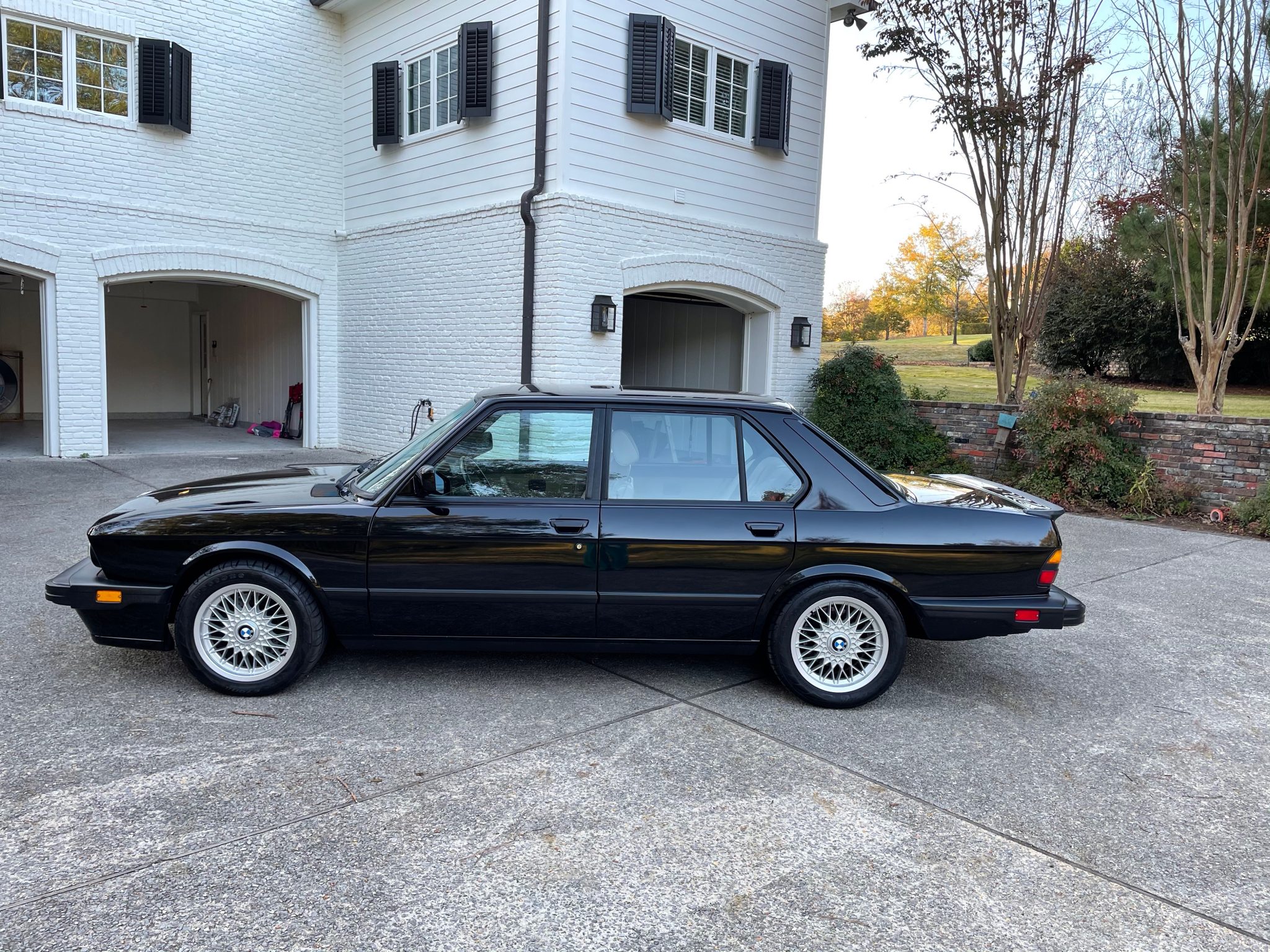 BMW E28 M5 