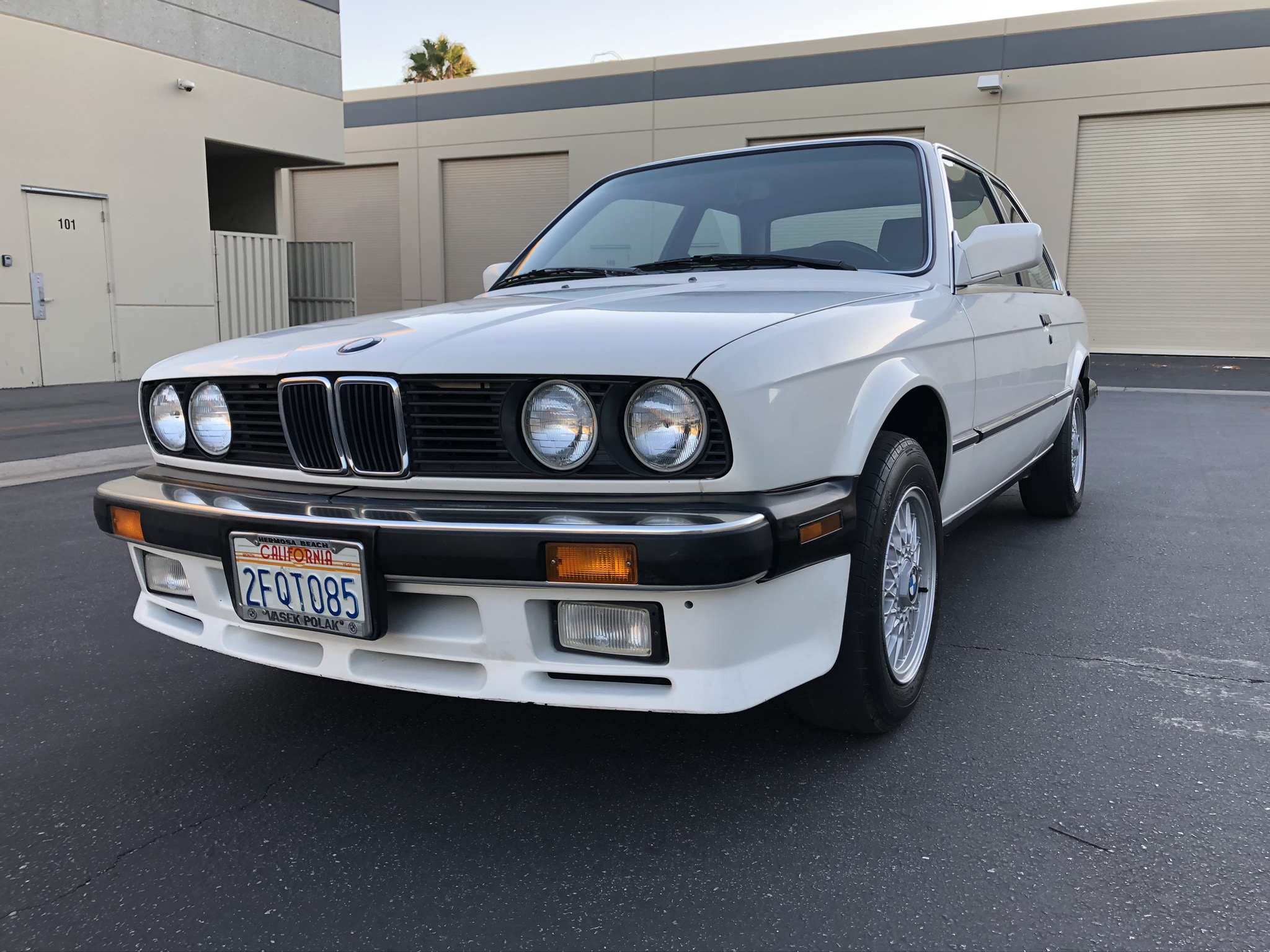BMW E30 3-Series Coupe 