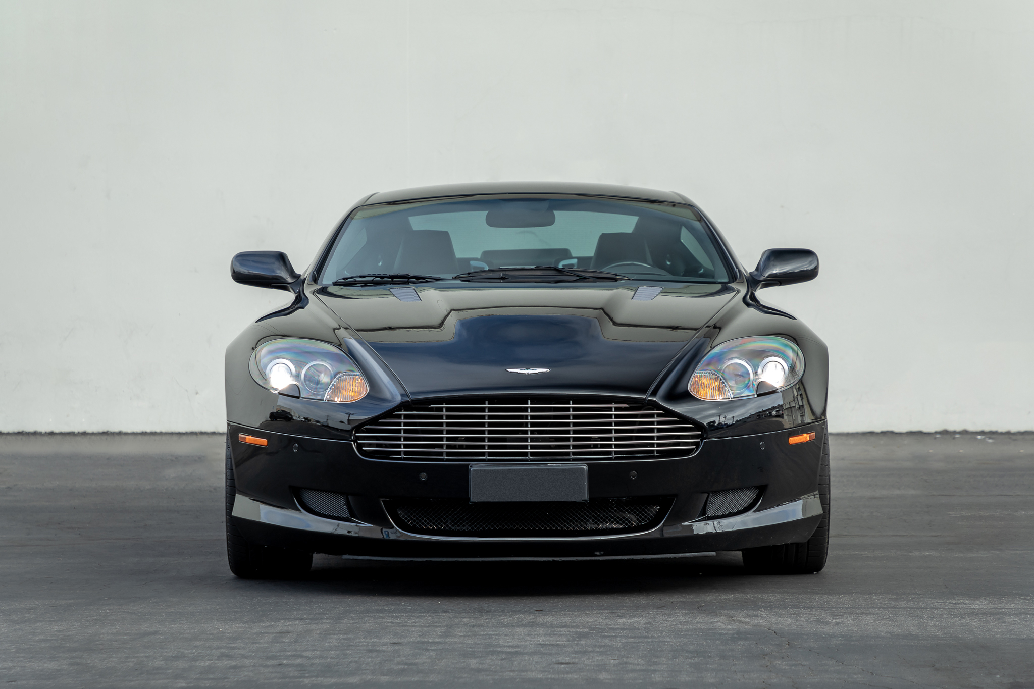 Aston Martin DB9 