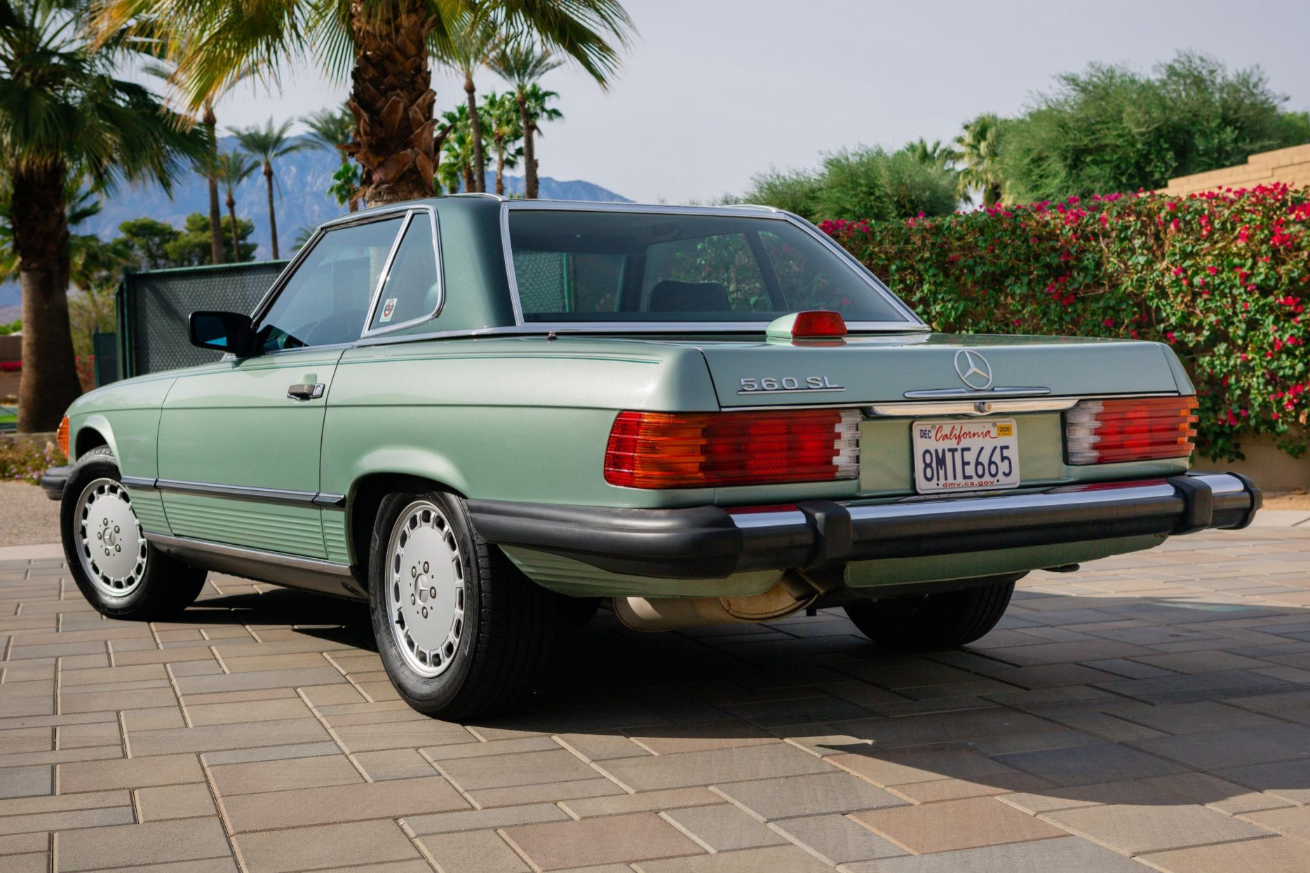 Mercedes-Benz R107 SL 