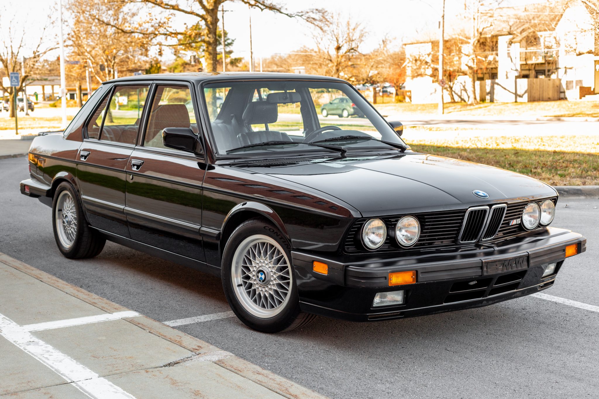 BMW E28 M5 