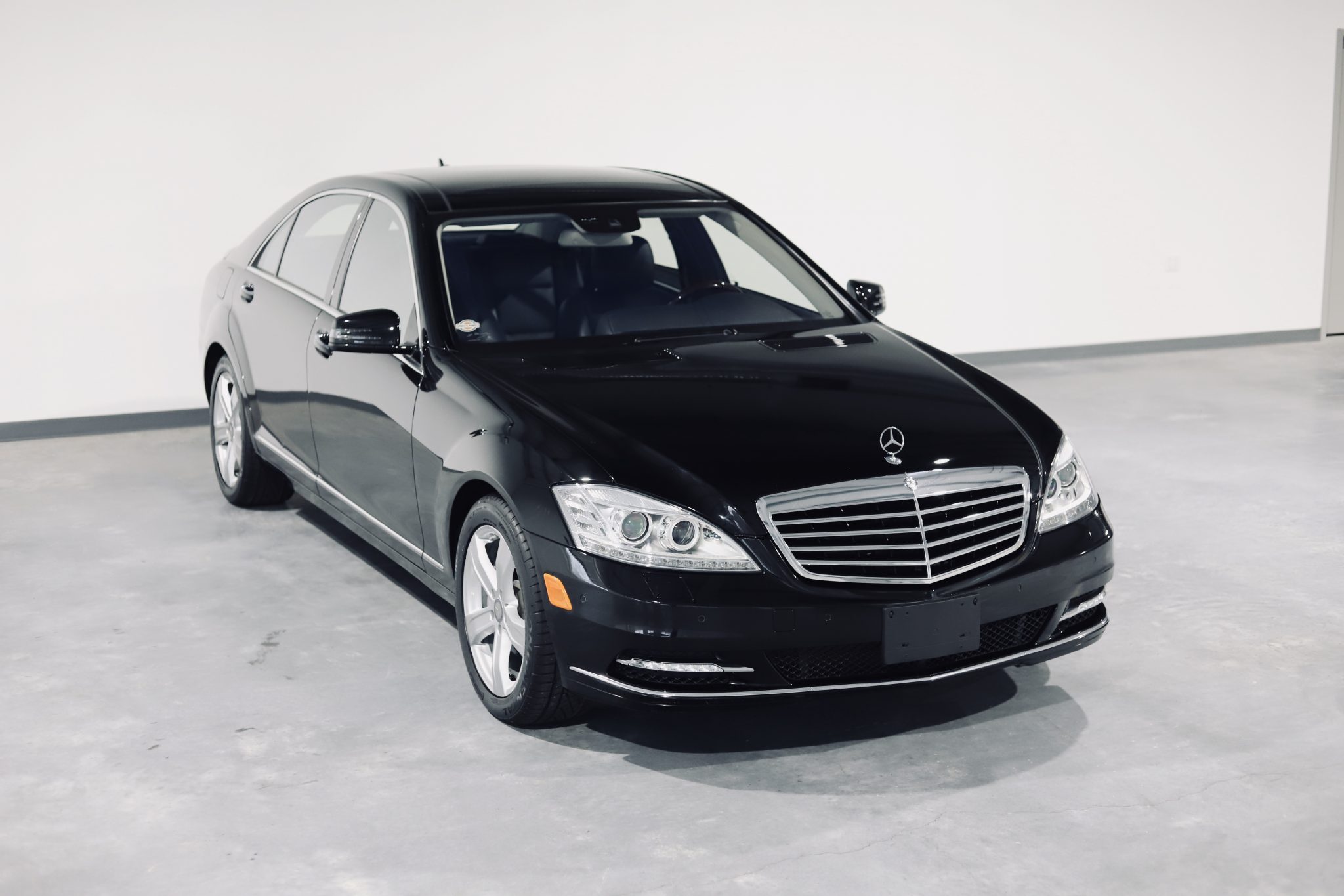 Mercedes-Benz W221 S-Class 