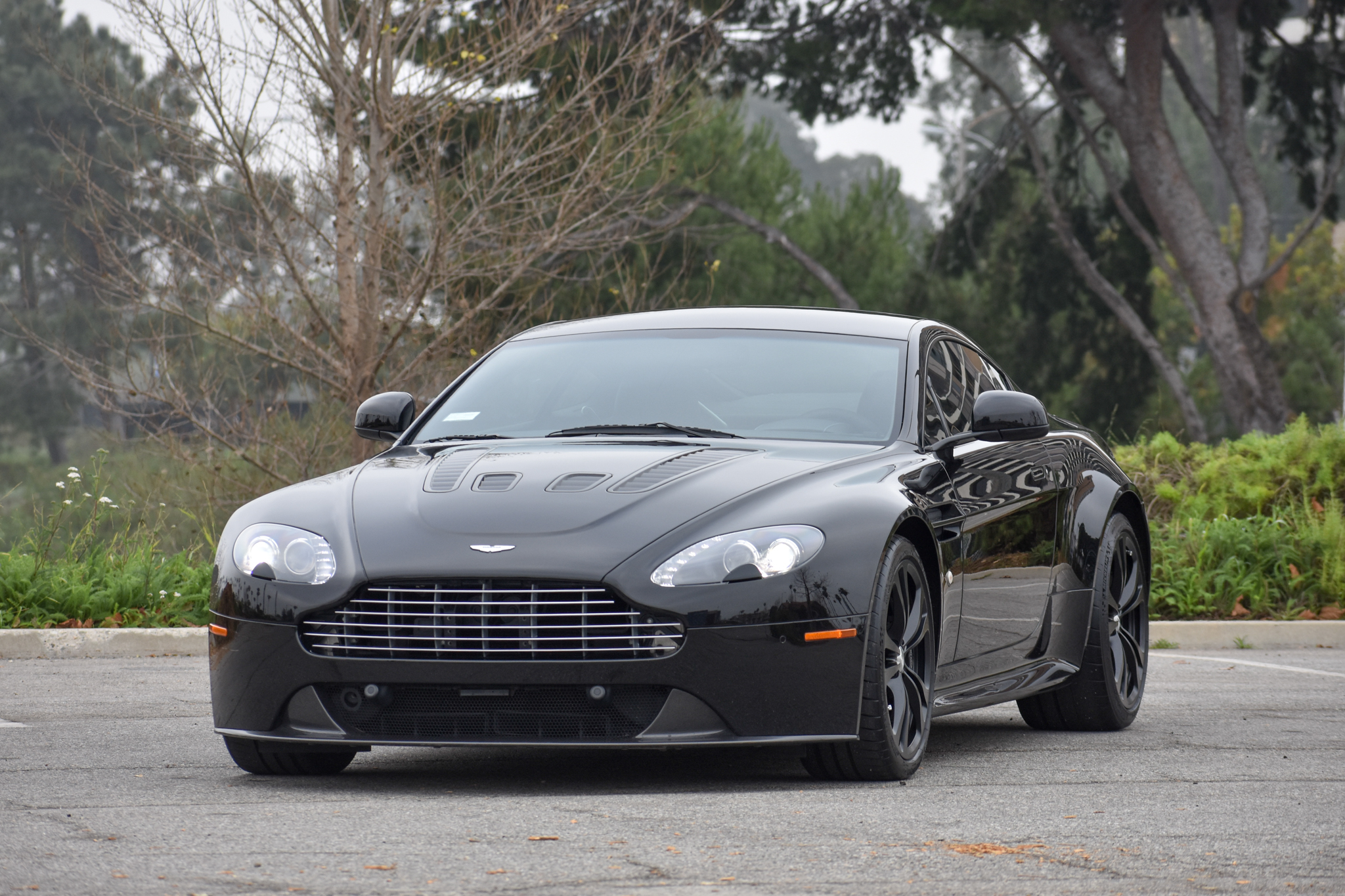 Aston Martin V12 Vantage 